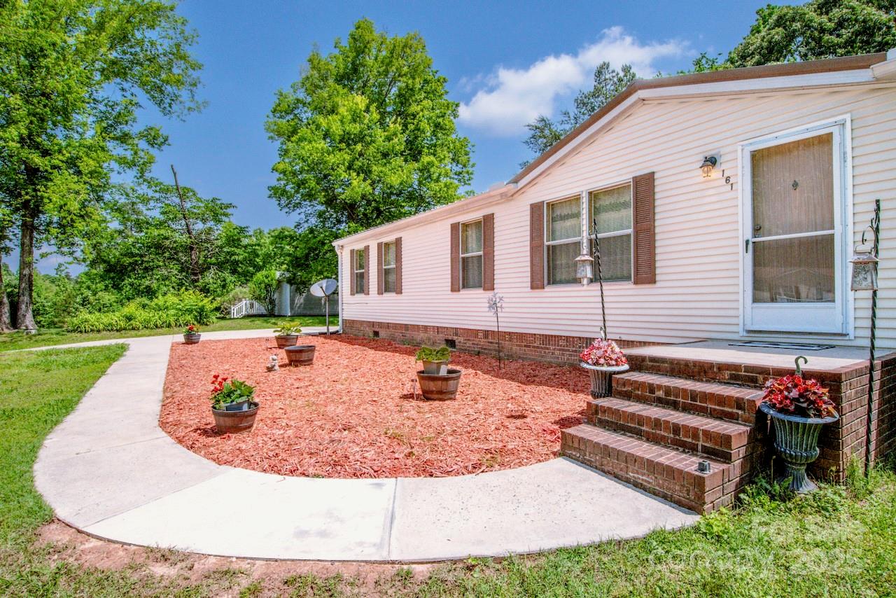 Property image 2 at 161 Crystal Bay Drive, Mooresville, NC 28115