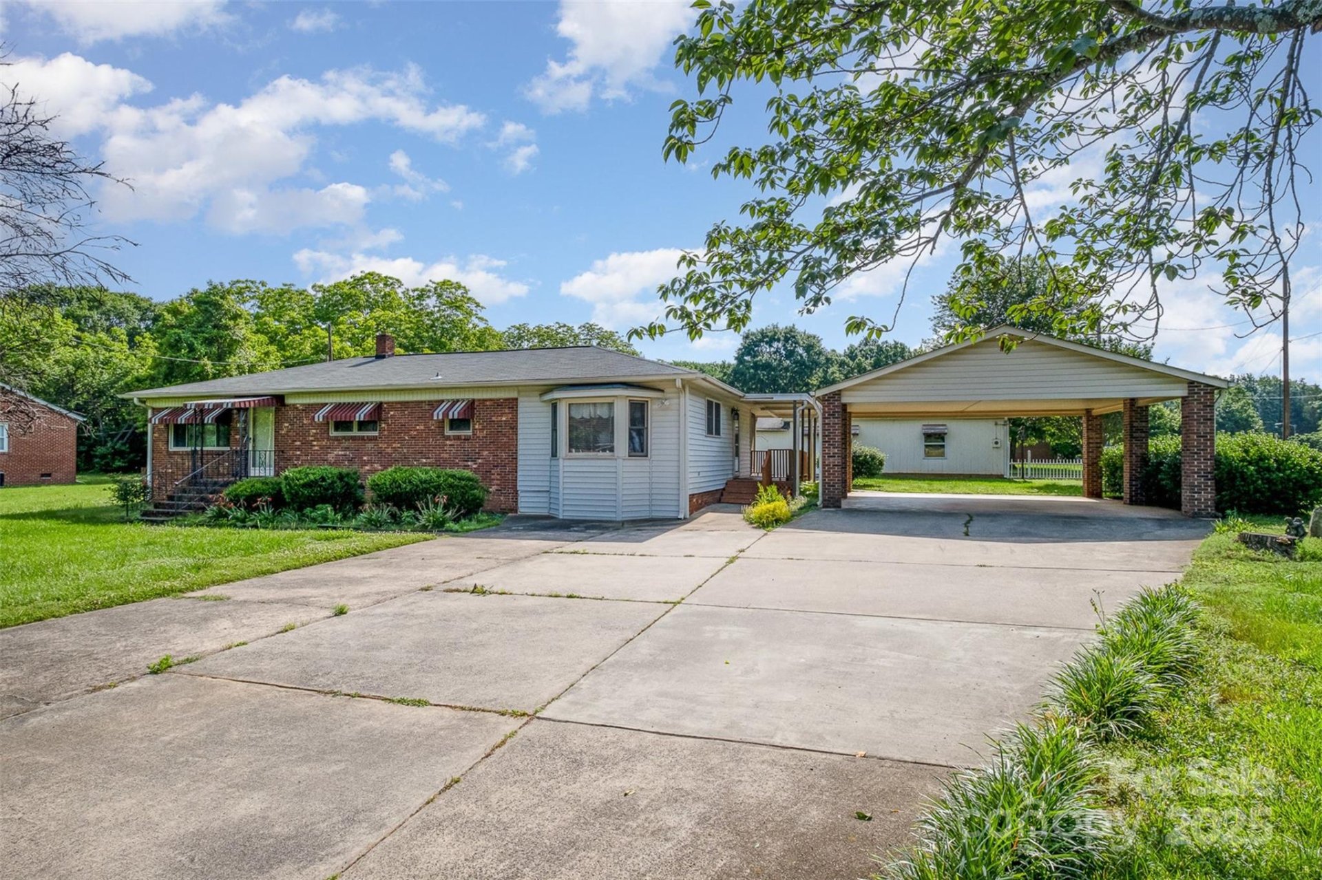 Property image 2 at 319 Glenhaven Drive, Charlotte, NC 28214