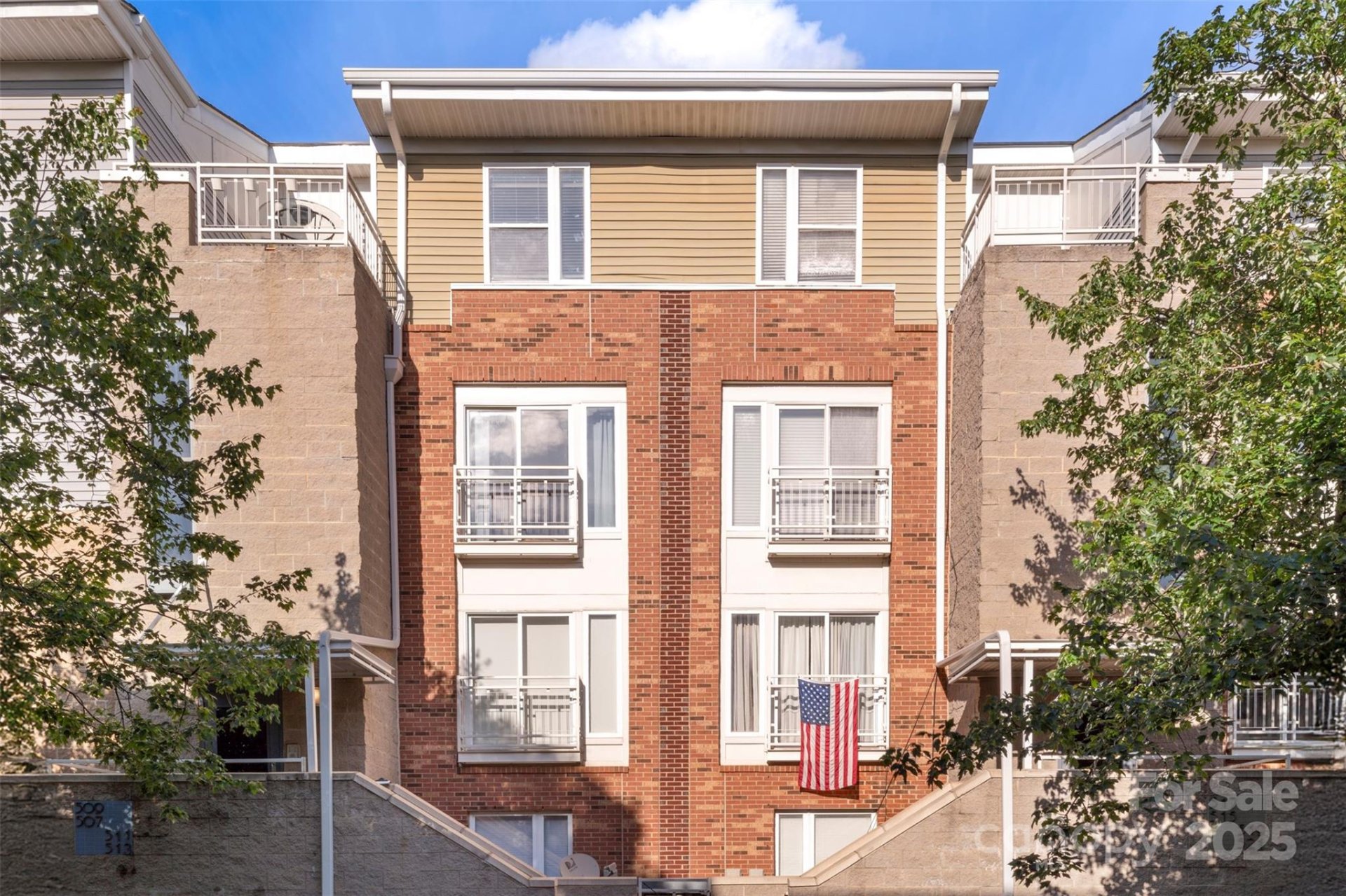 Property image 1 at 511 Donatello Avenue, Charlotte, NC 28205