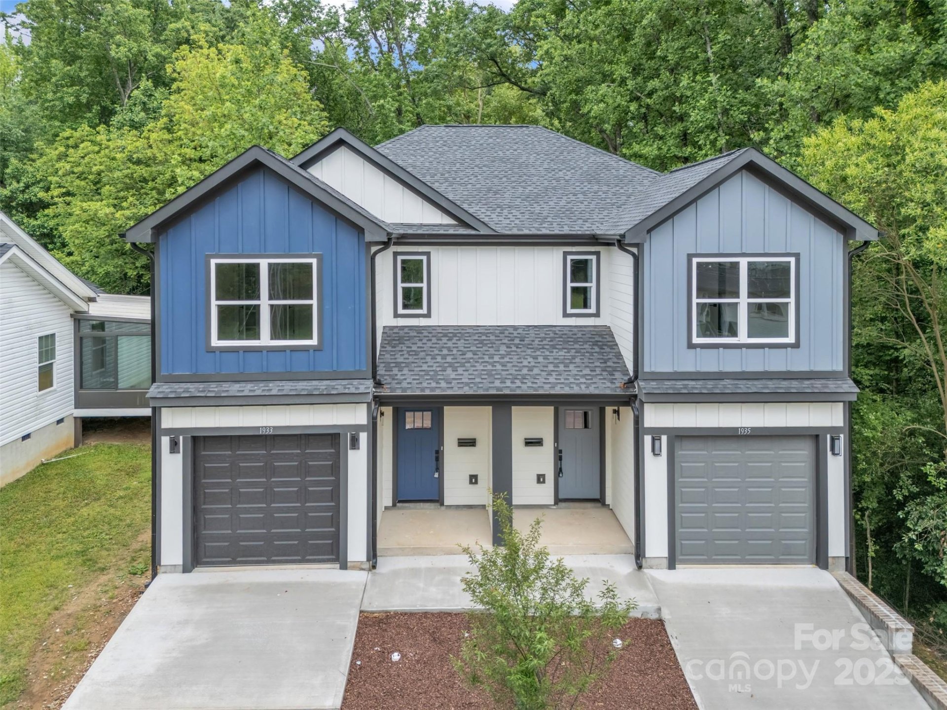 Biddle Heights, Charlotte Community