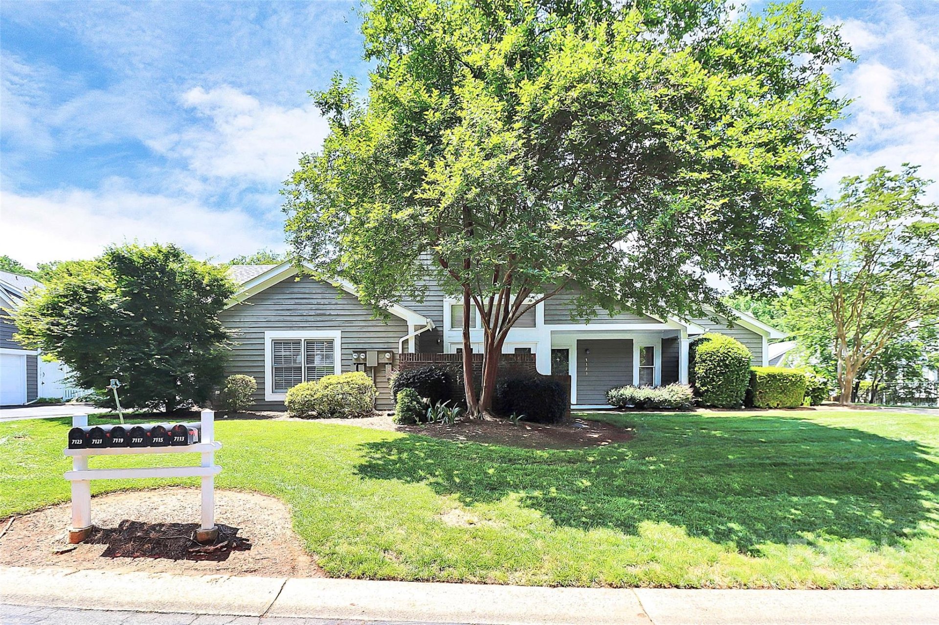 Gates At Quail Hollow, Charlotte Community