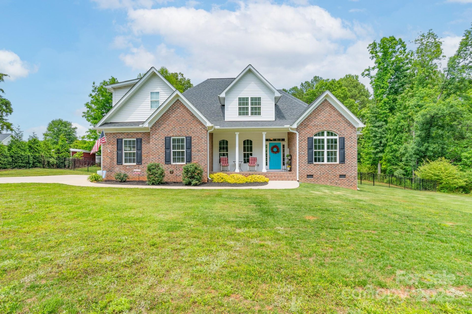 Wellington Heights, Rock Hill Community
