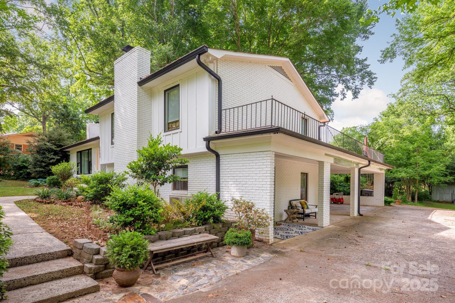 Property image 3 at 7123 Linda Lake Drive, Charlotte, NC 28215