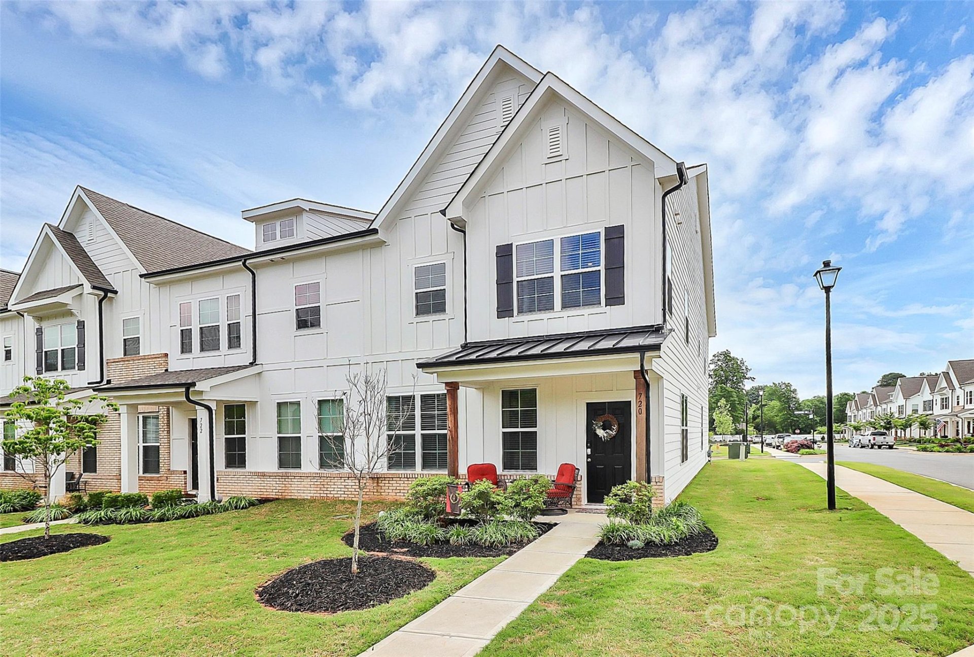 Auden, Rock Hill Community