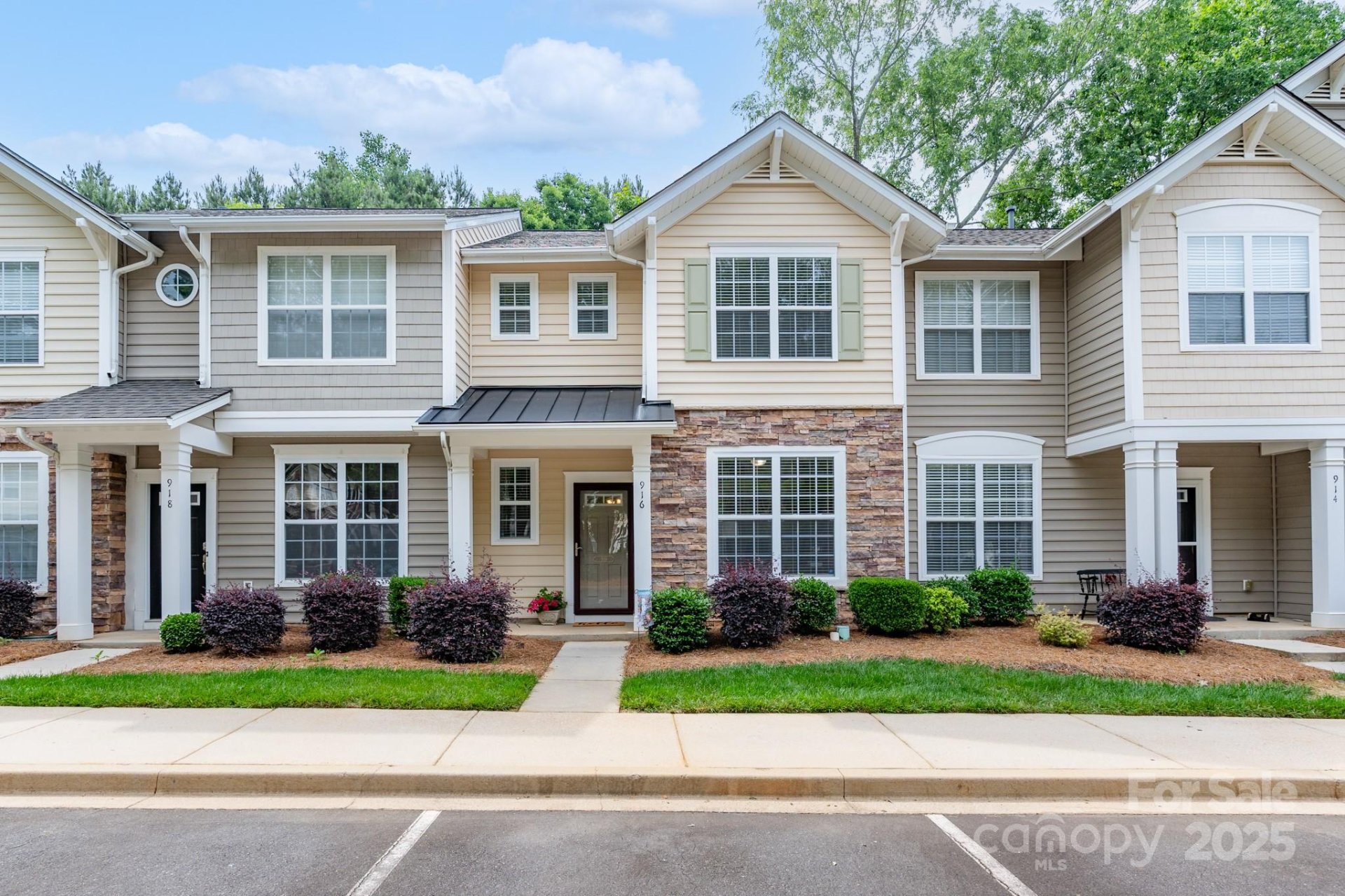 916 Coffee Tree Lane