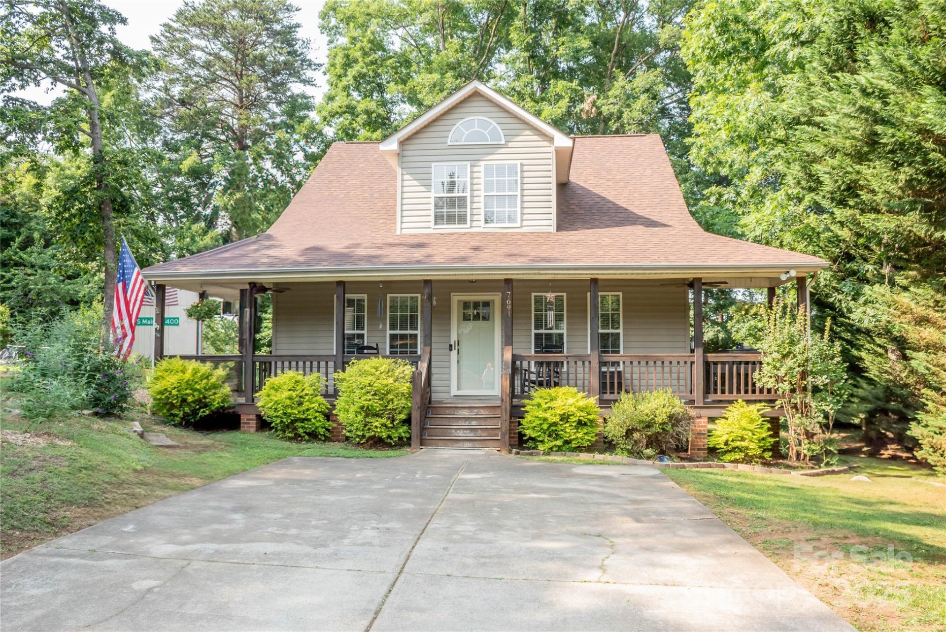 Property image 1 at 7691 Red Robin Trail, Denver, NC 28037