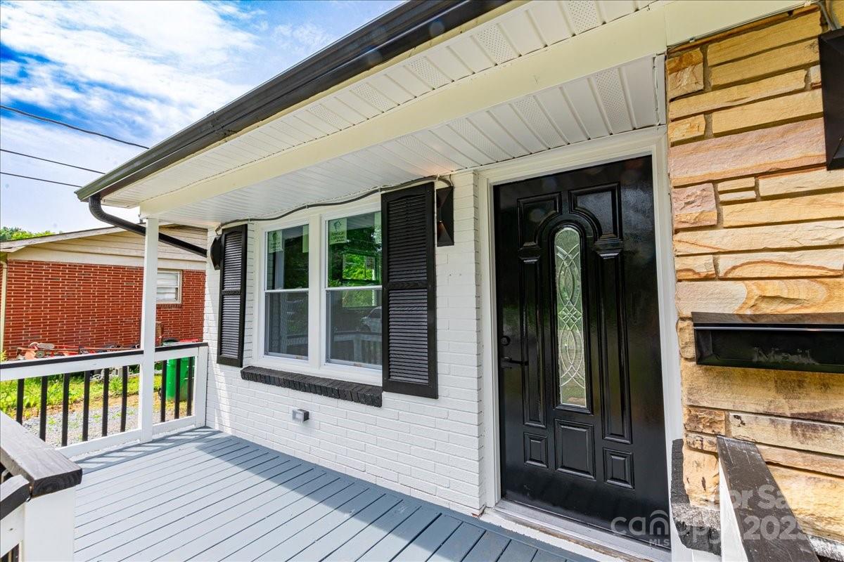 Property image 3 at 4914 Ridgeley Drive, Charlotte, NC 28208