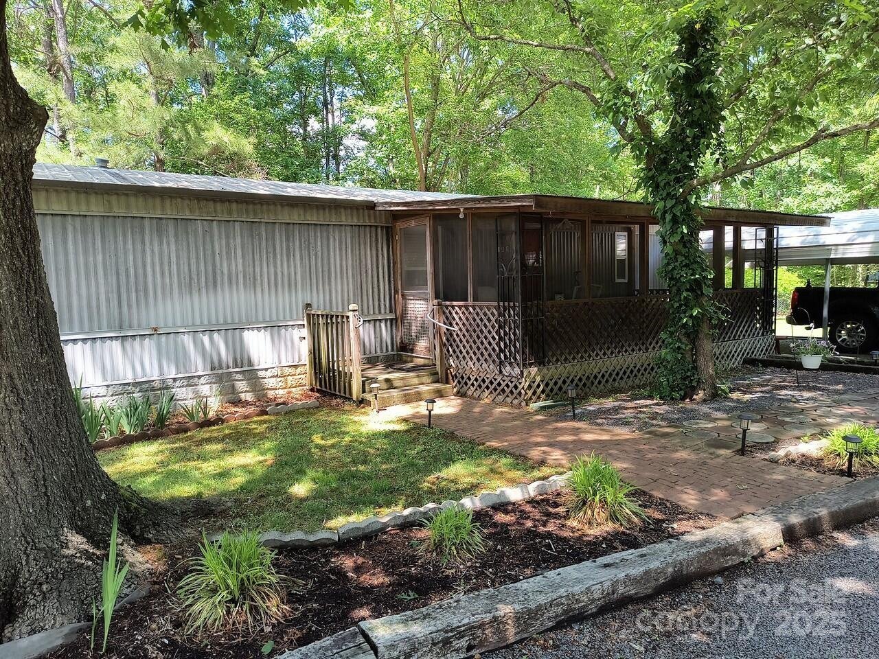 Property image 1 at 189 6th Avenue, New London, NC 28127