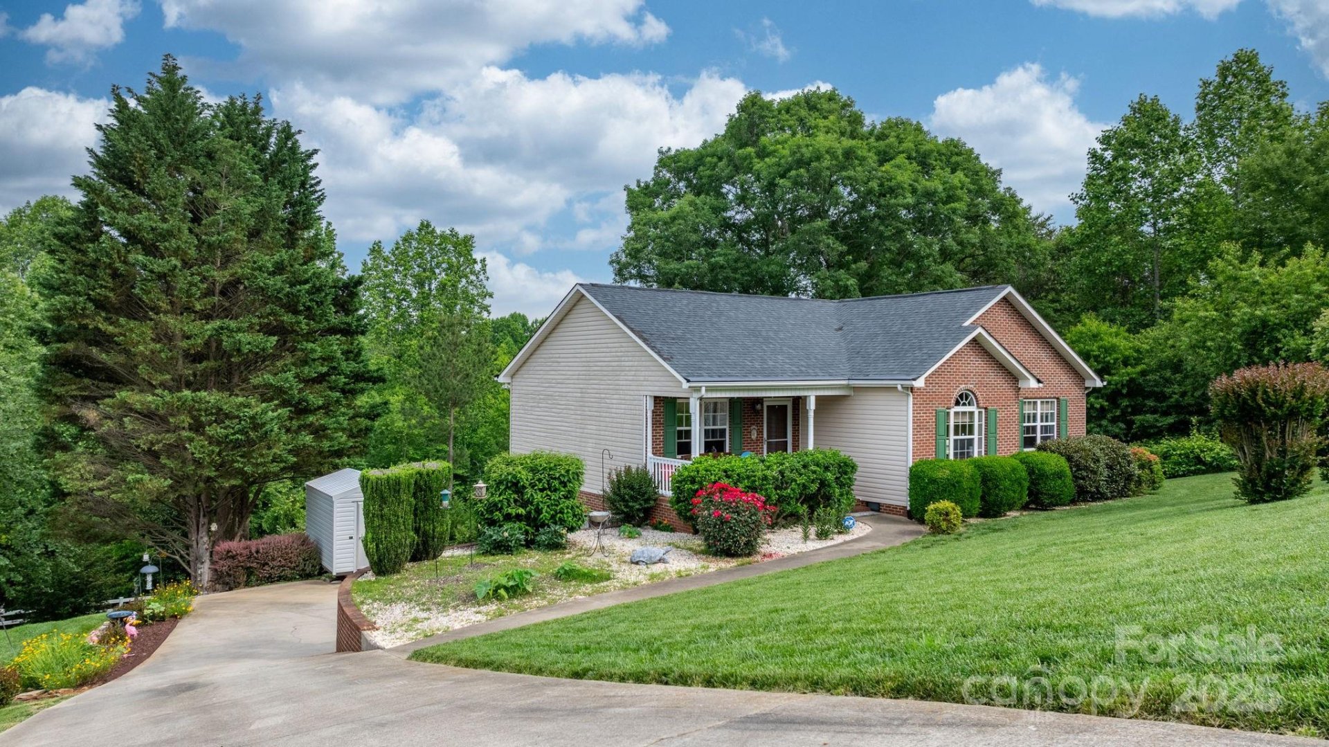 Property image 2 at 215 Taylor Circle, Granite Falls, NC 28630