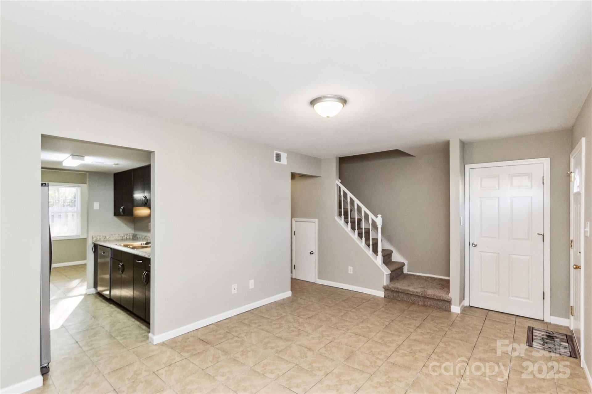 Property image 4 at 9464 Lexington Circle, Charlotte, NC 28213