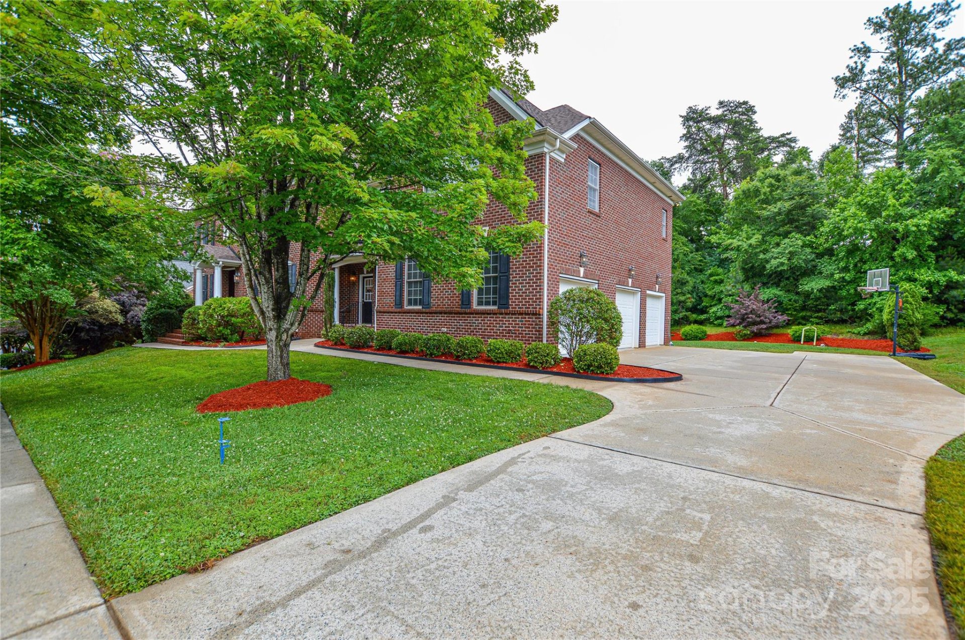 Property image 2 at 5004 Woodview Lane, Matthews, NC 28104