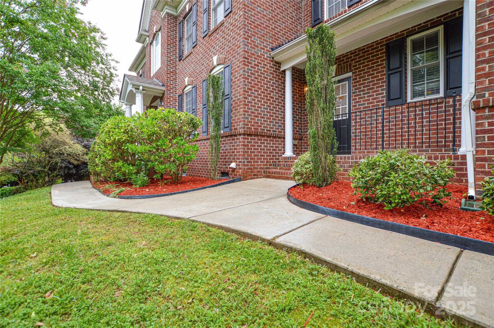 Property image 3 at 5004 Woodview Lane, Matthews, NC 28104