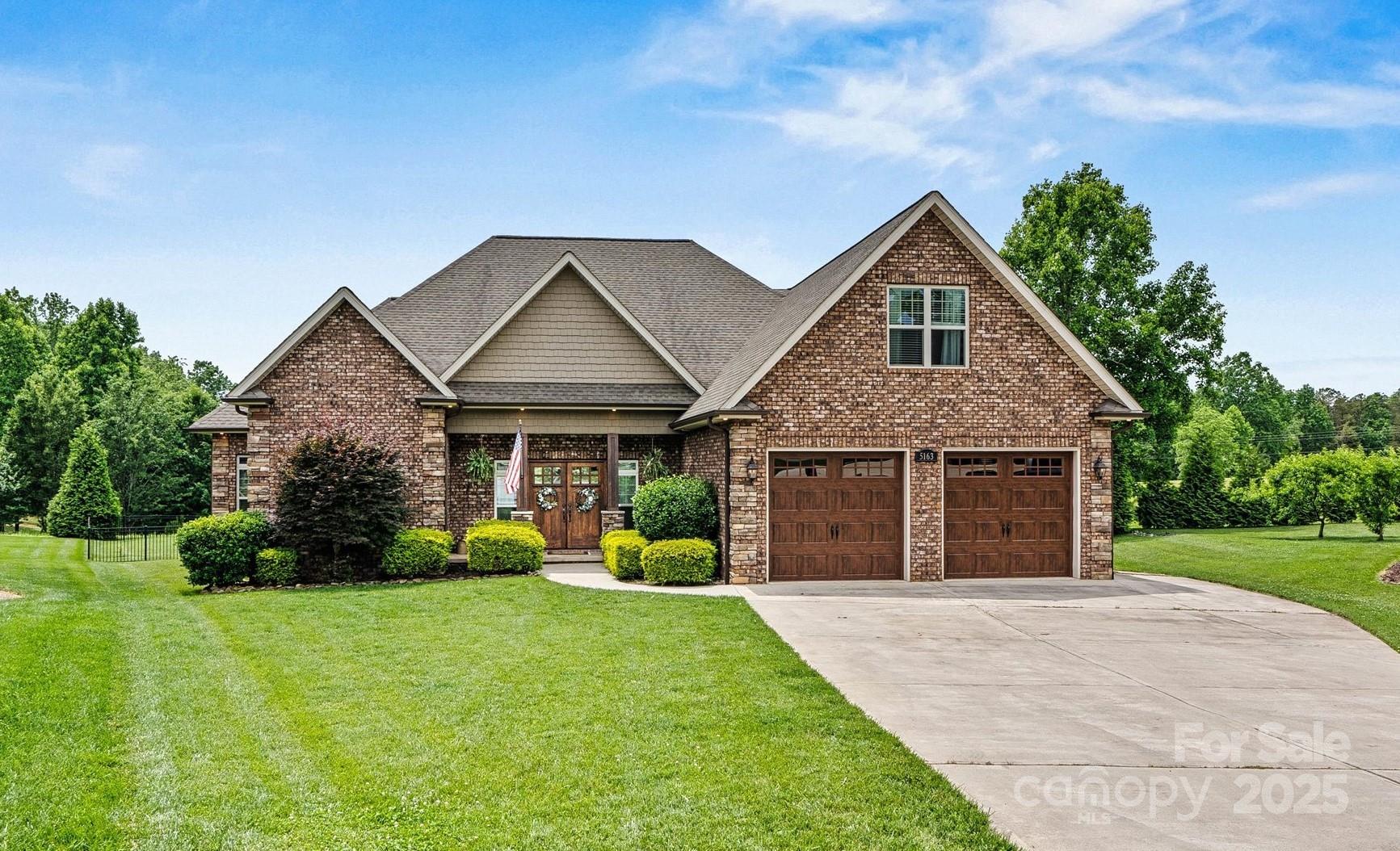 Property image 1 at 5163 Meadow Park Lane, Hickory, NC 28602