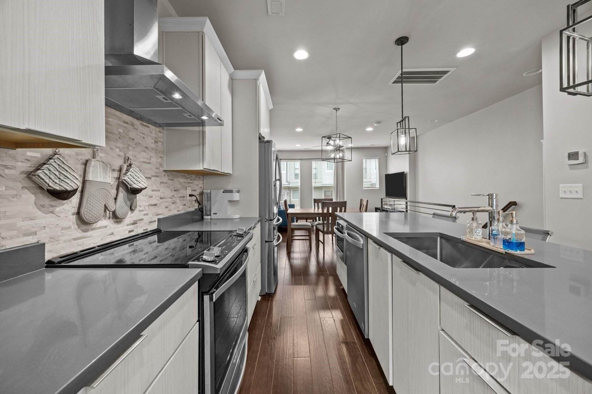 Property image 5 at 336 Uptown West Drive, Charlotte, NC 28208