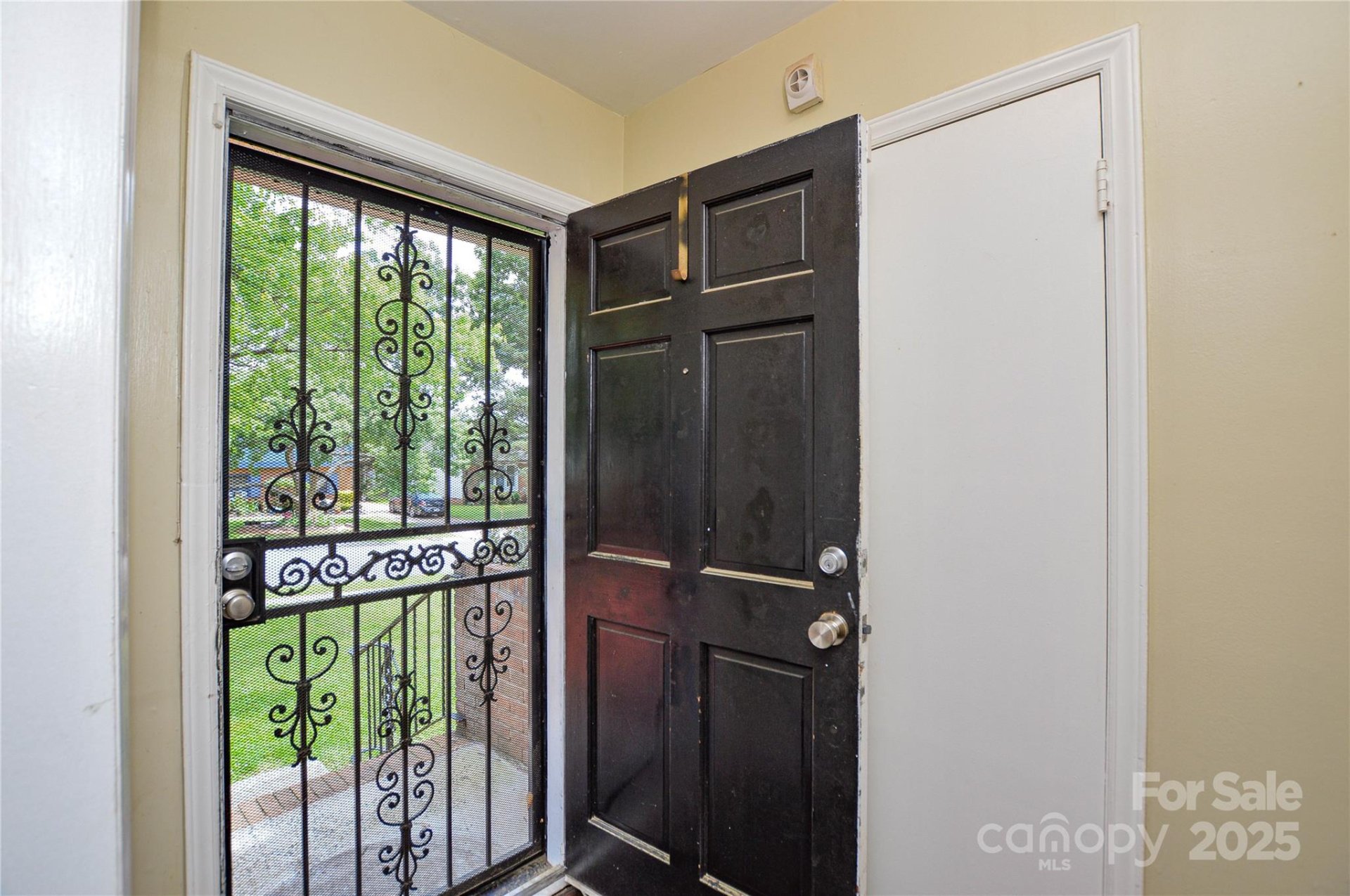 Property image 4 at 923 Yuma Street, Charlotte, NC 28213