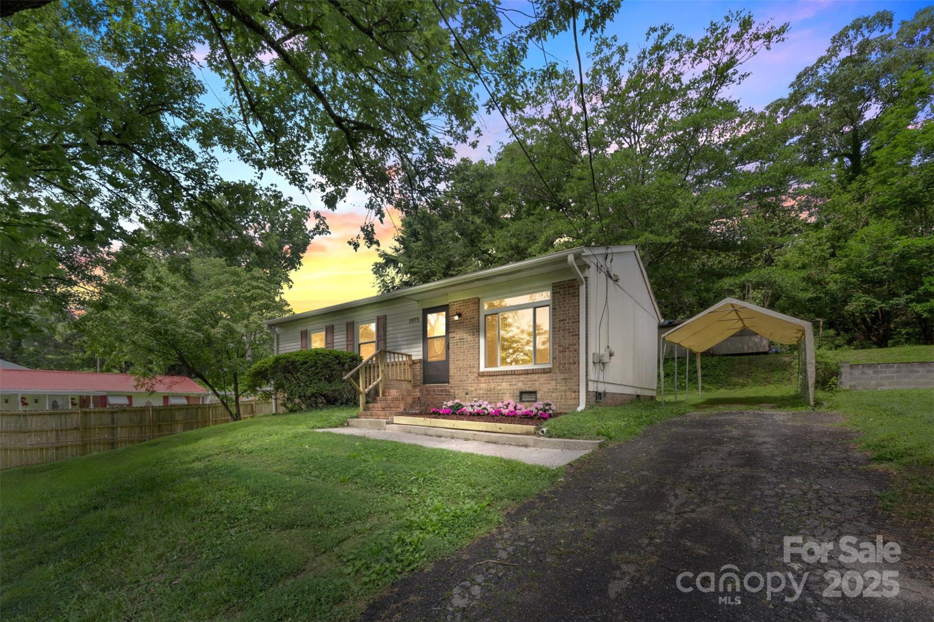 Property image 1 at 1075 Parkview Drive, Gastonia, NC 28054