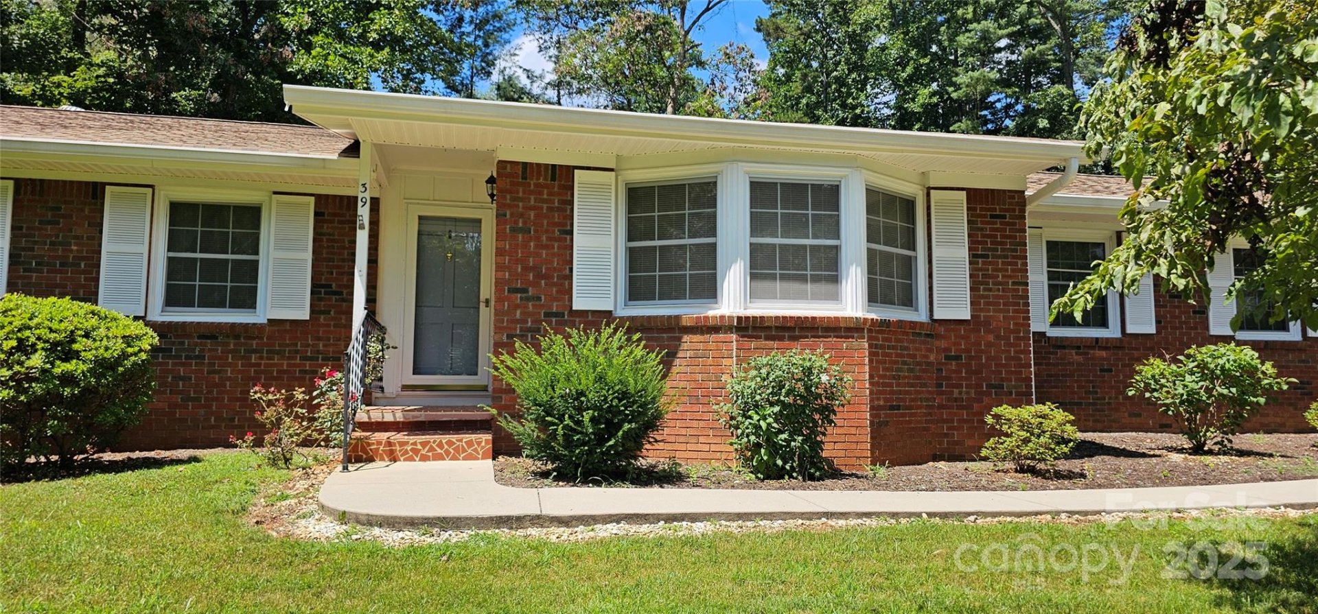 Property image 3 at 39 Ferncliff Drive, Asheville, NC 28805