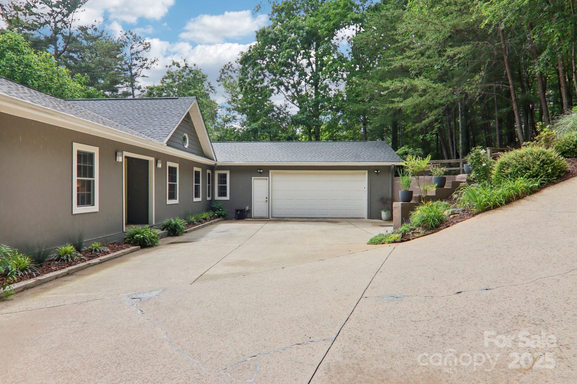 Property image 2 at 17 Azalea Terrace, Asheville, NC 28803