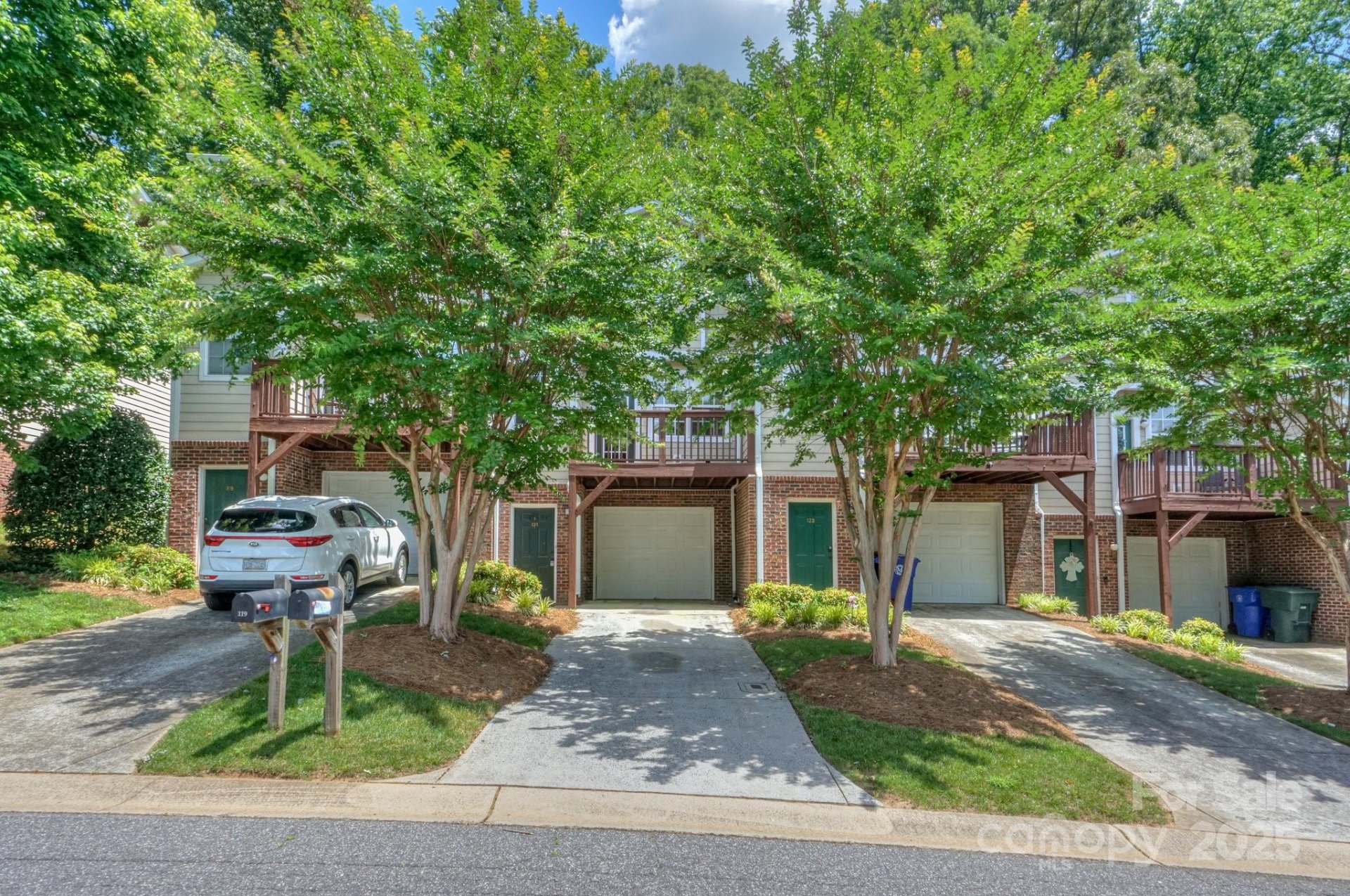 Sunridge Place, Mooresville Community