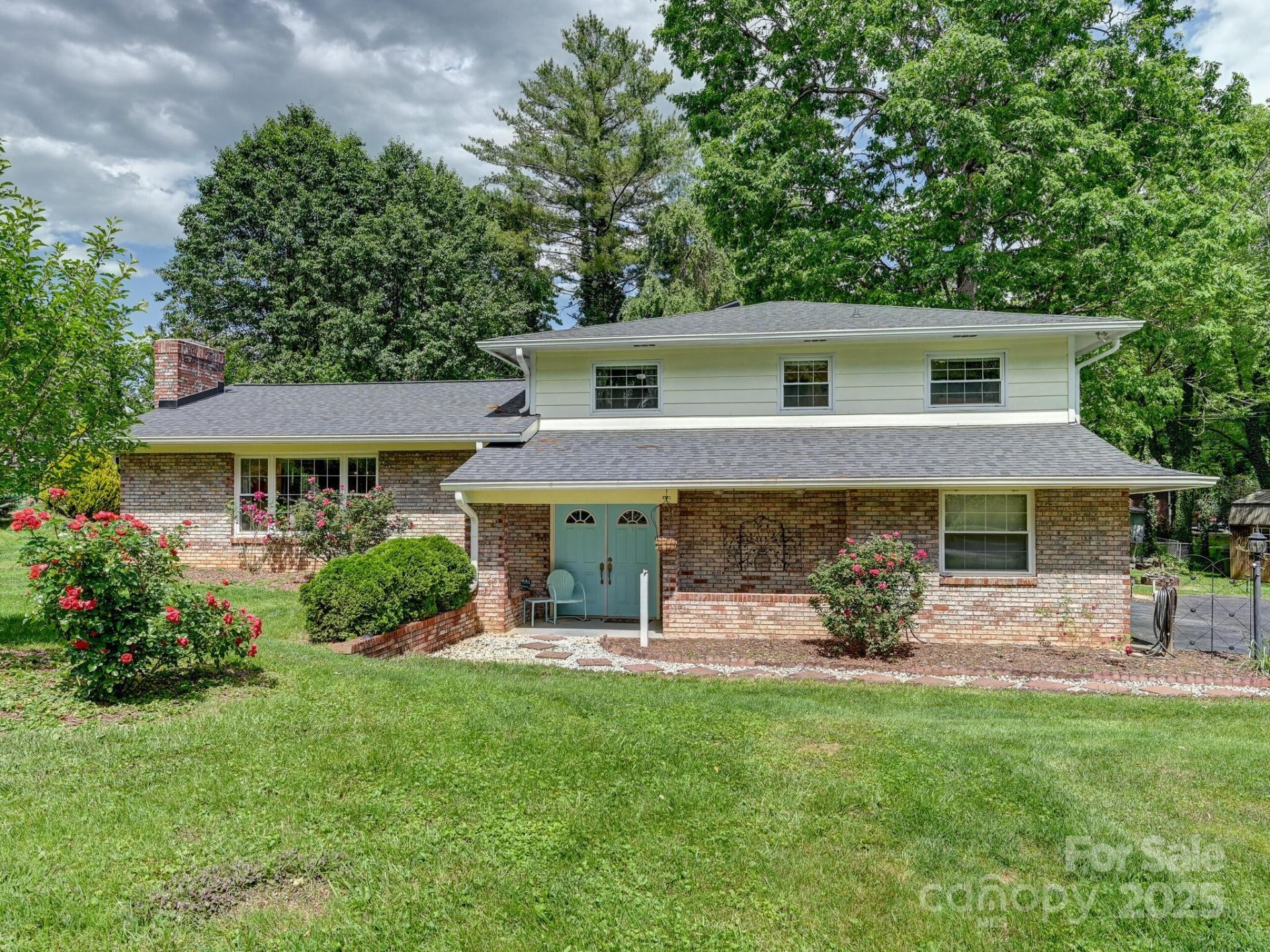 1136 Carousel Lane