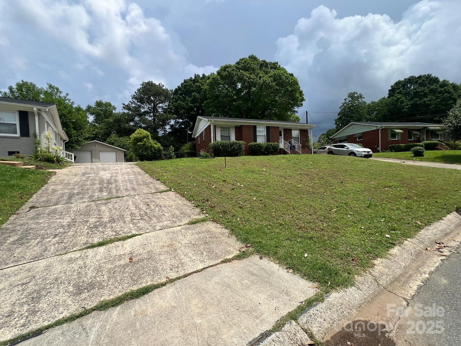 Property image 2 at 4414 Birkdale Drive, Charlotte, NC 28208