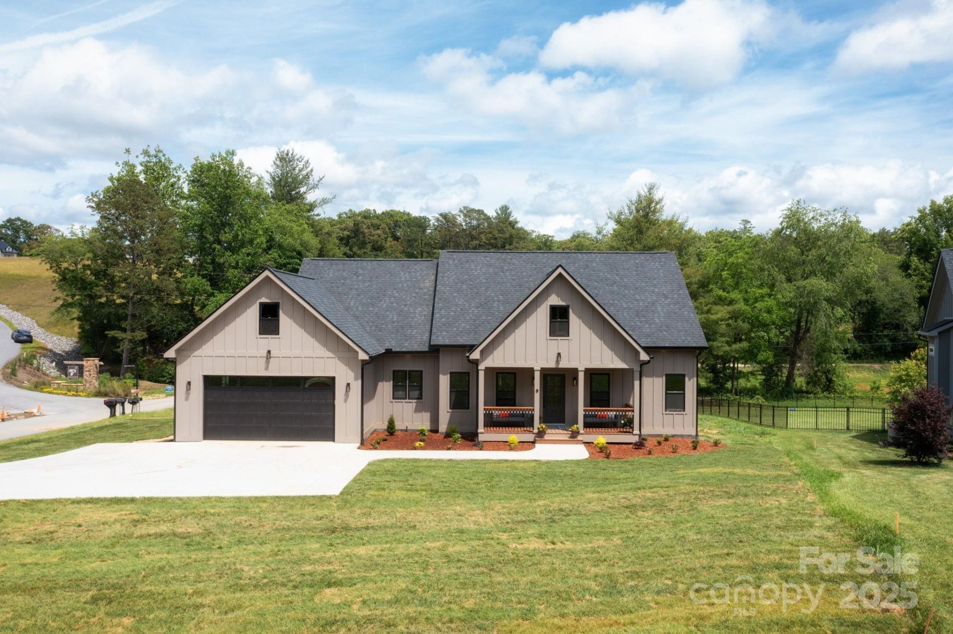 Property image 1 at 9 Robey Drive, Fletcher, NC 28732