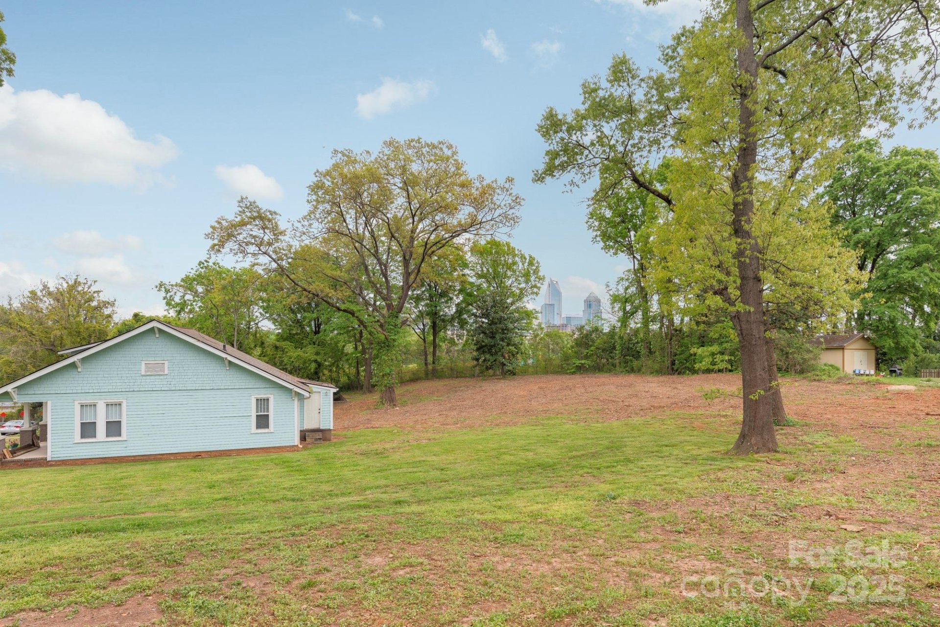 Property image 2 at 1326 W 6th Street, Charlotte, NC 28216