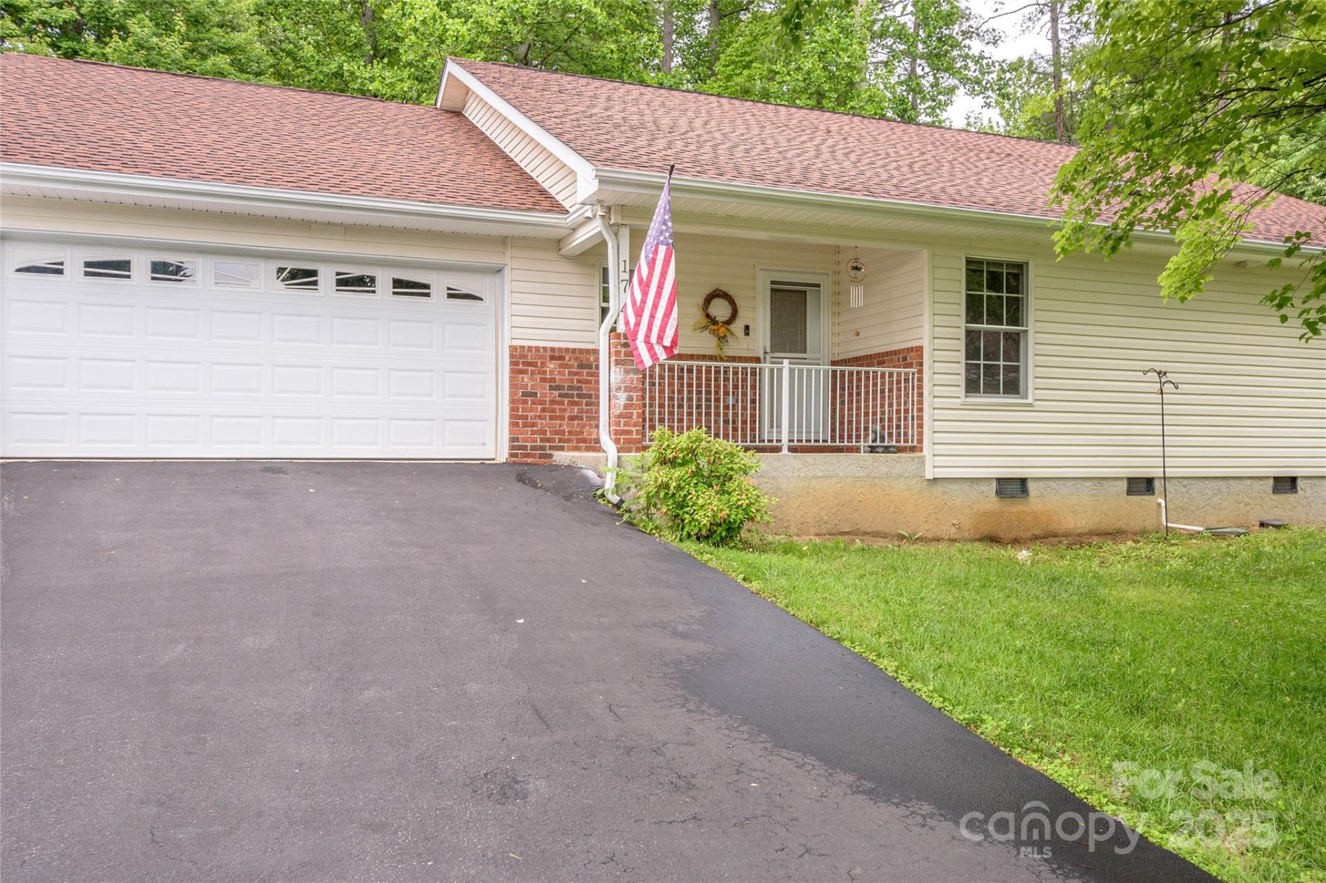 Gann Village, Hendersonville Community