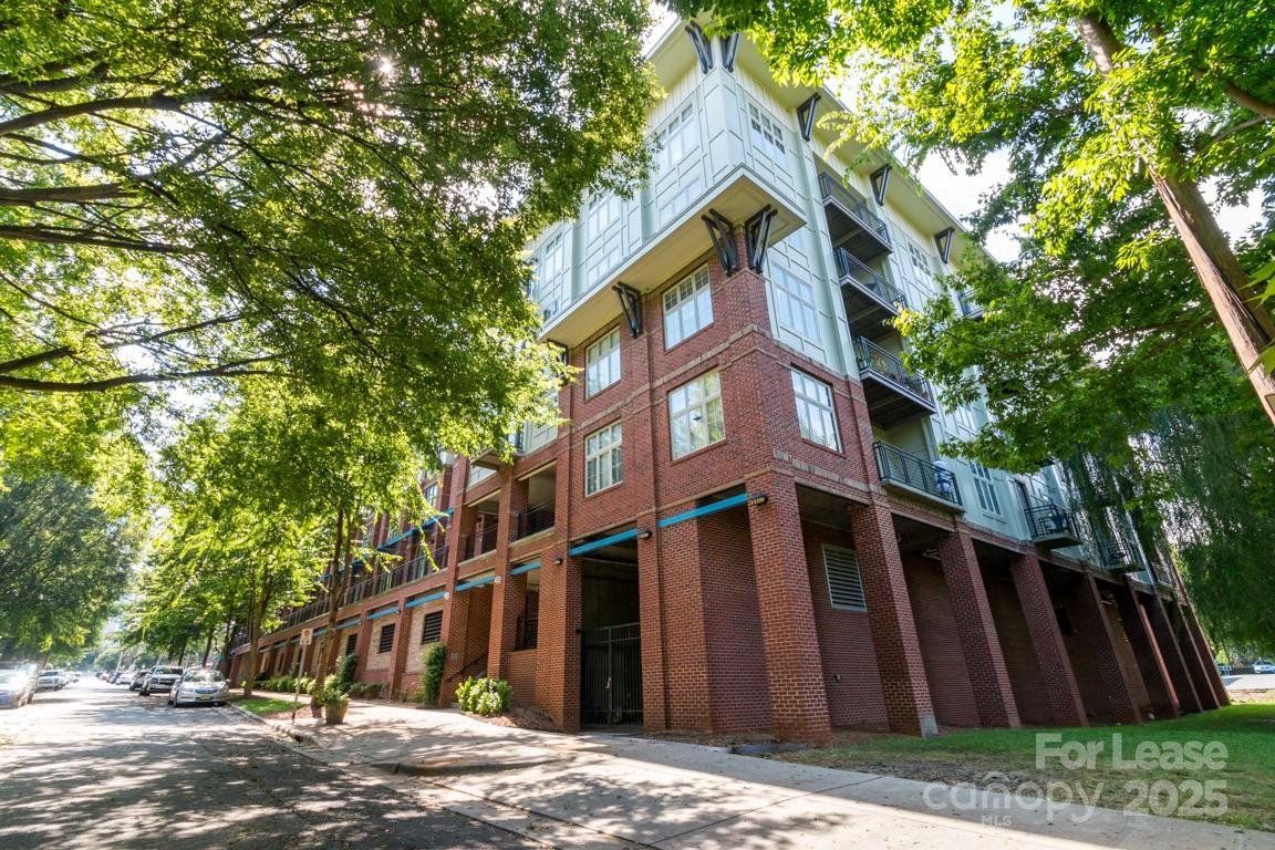 1101 W 1st Street