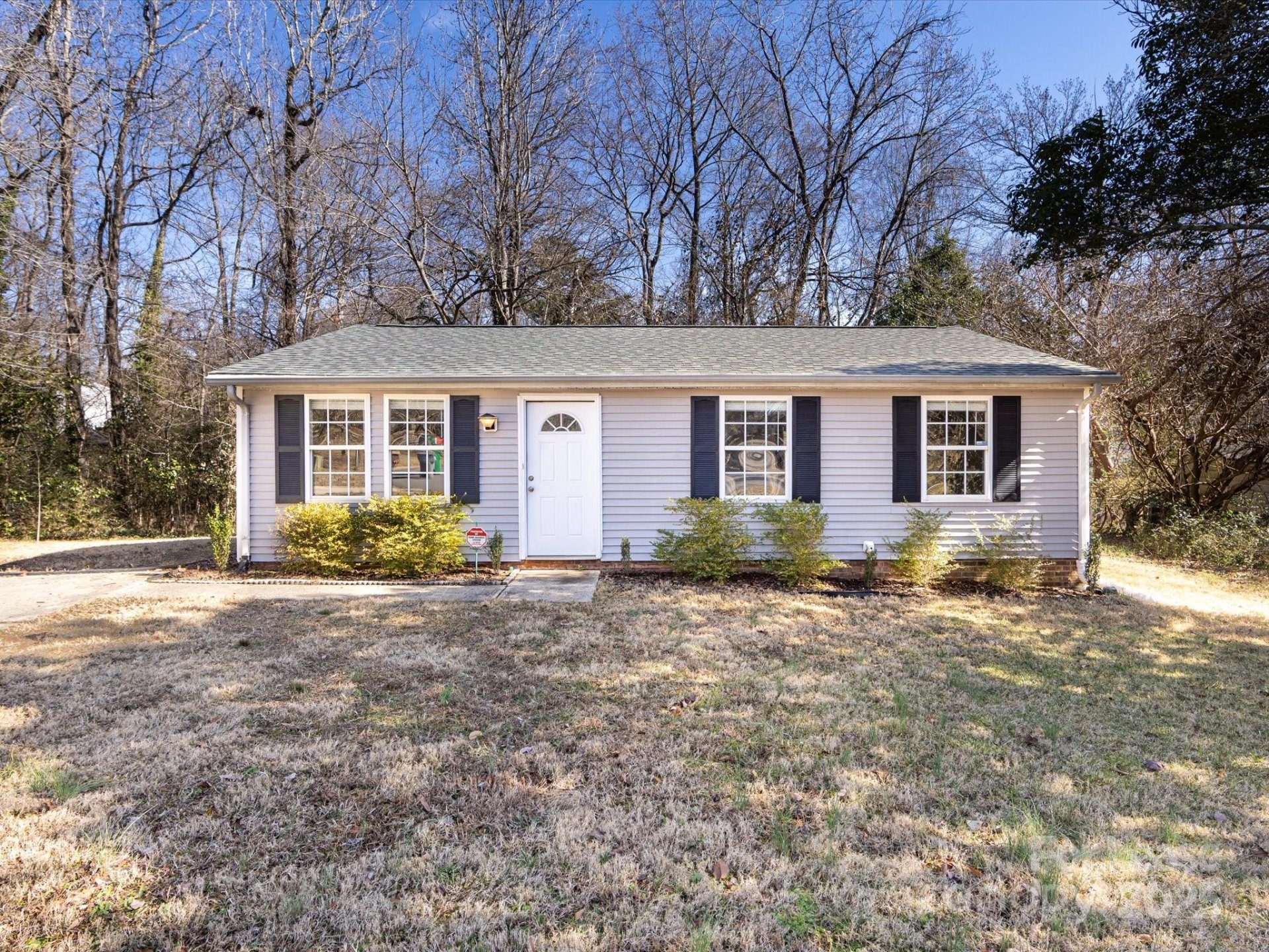Holly Hills, Charlotte Community