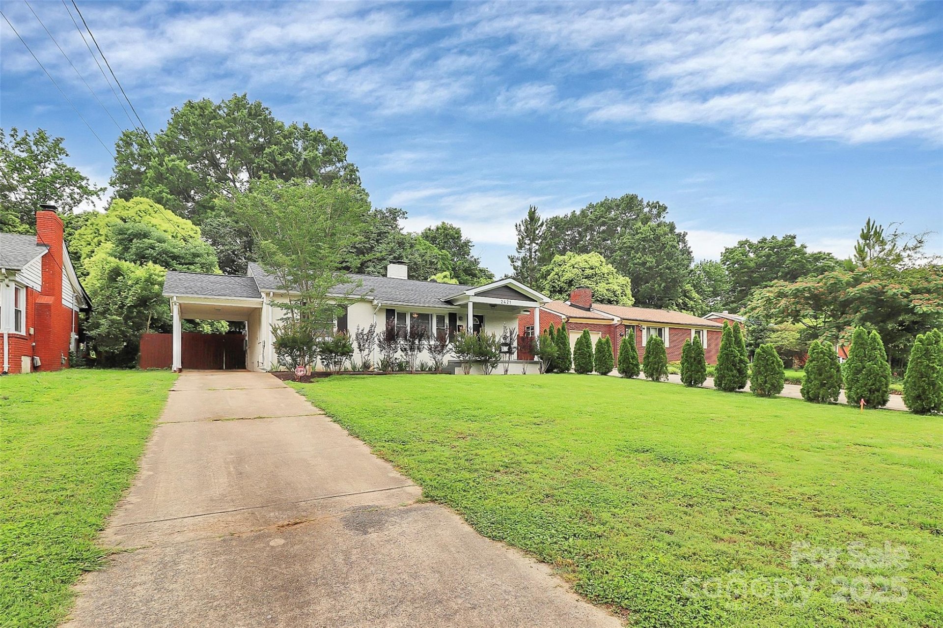 Property image 3 at 2421 Shamrock Drive, Charlotte, NC 28205