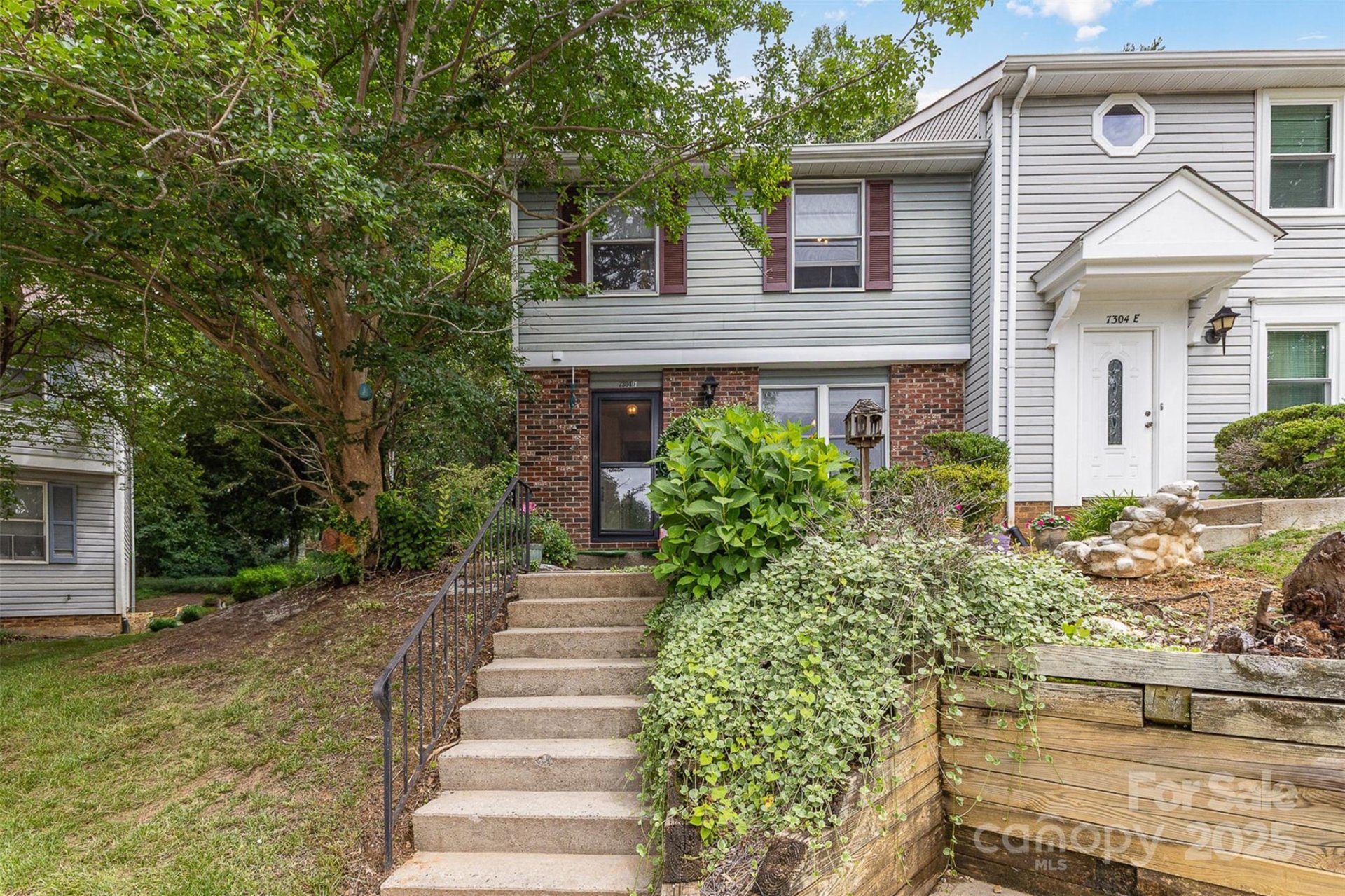 Waterford Townhomes, Charlotte Community