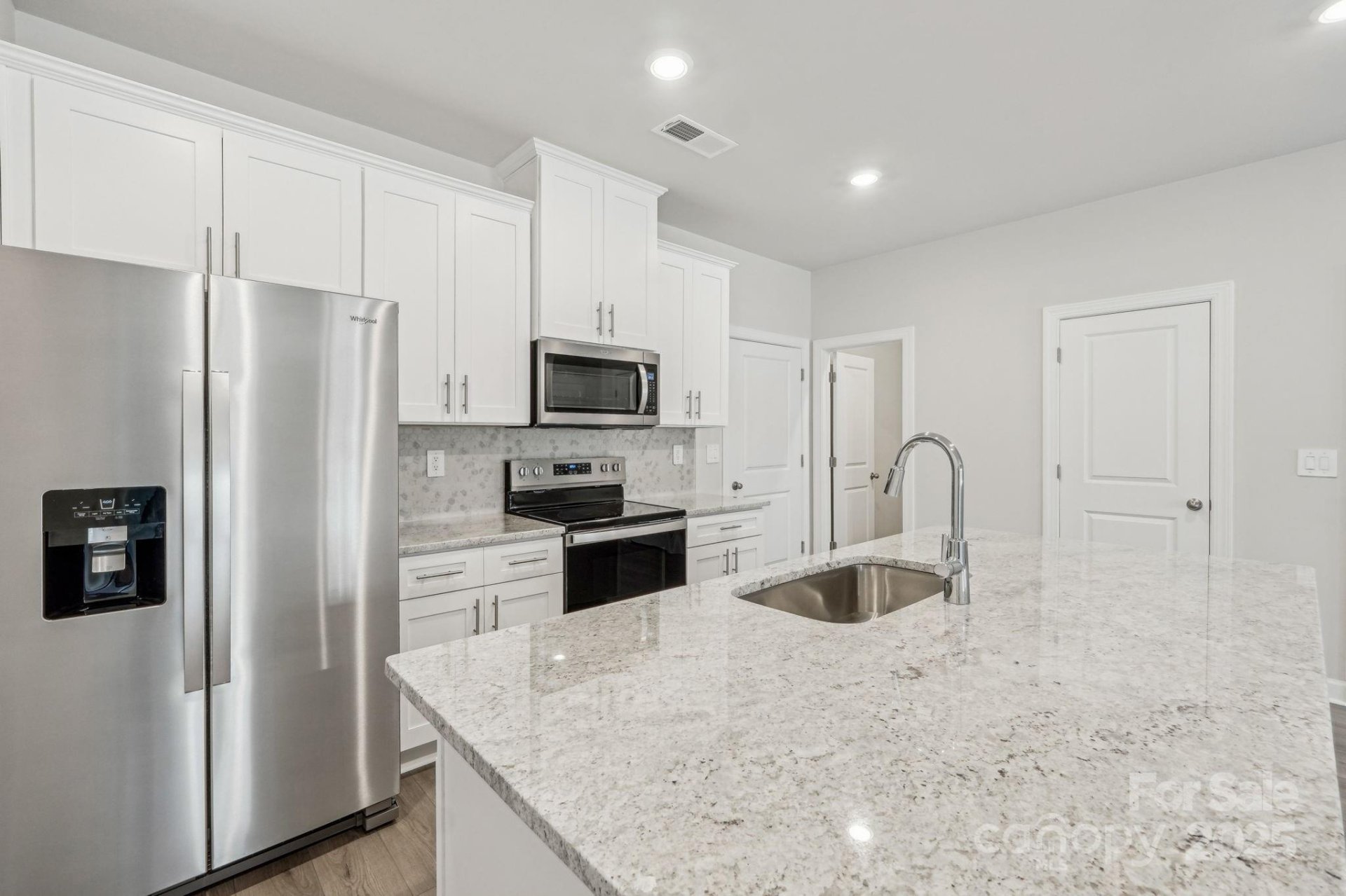 Property image 4 at 124 Utility Lane, Mooresville, NC 28117