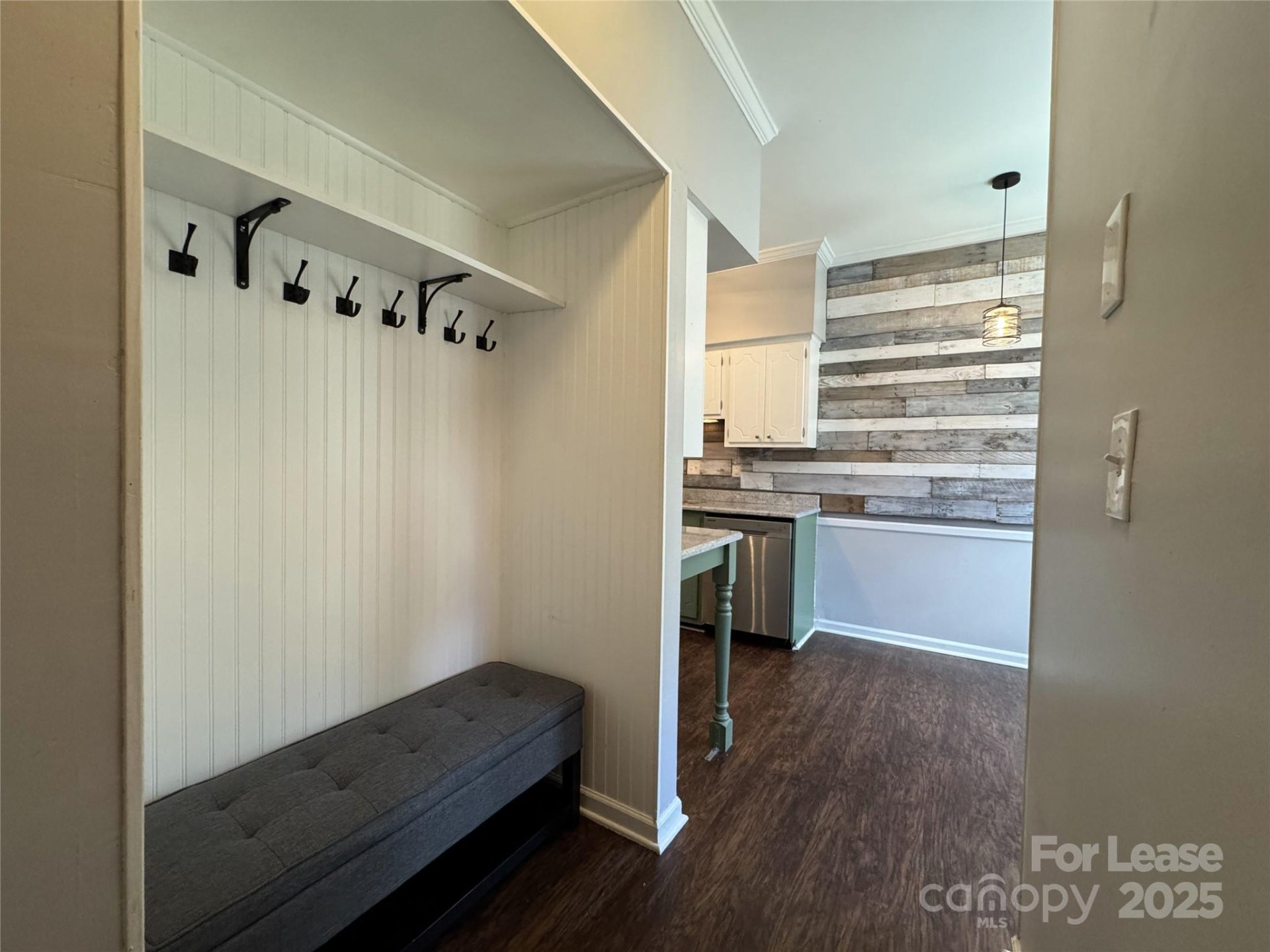 Property image 3 at 5917 Quail Hollow Road, Charlotte, NC 28210