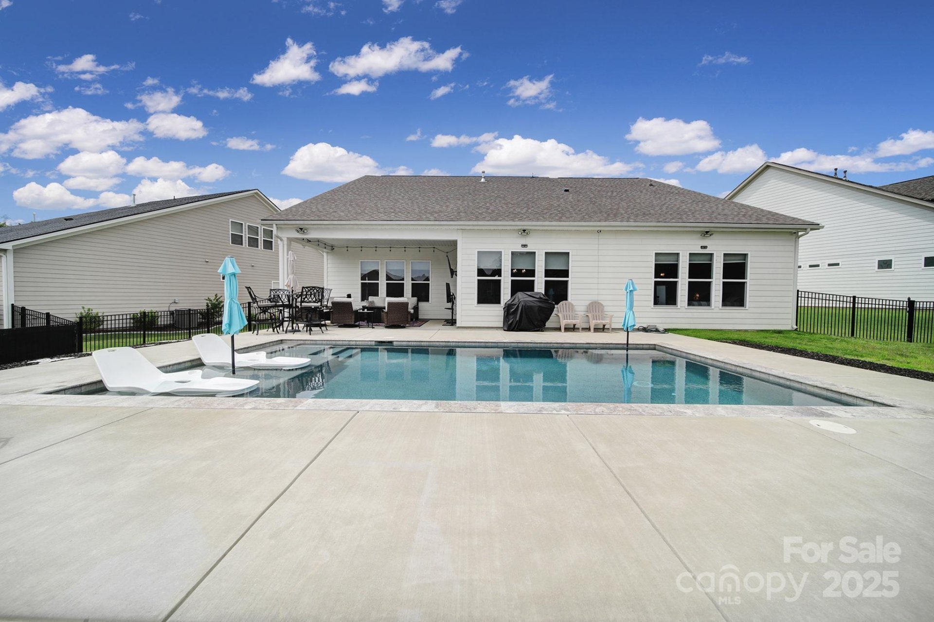 3255 Split Rail Lane