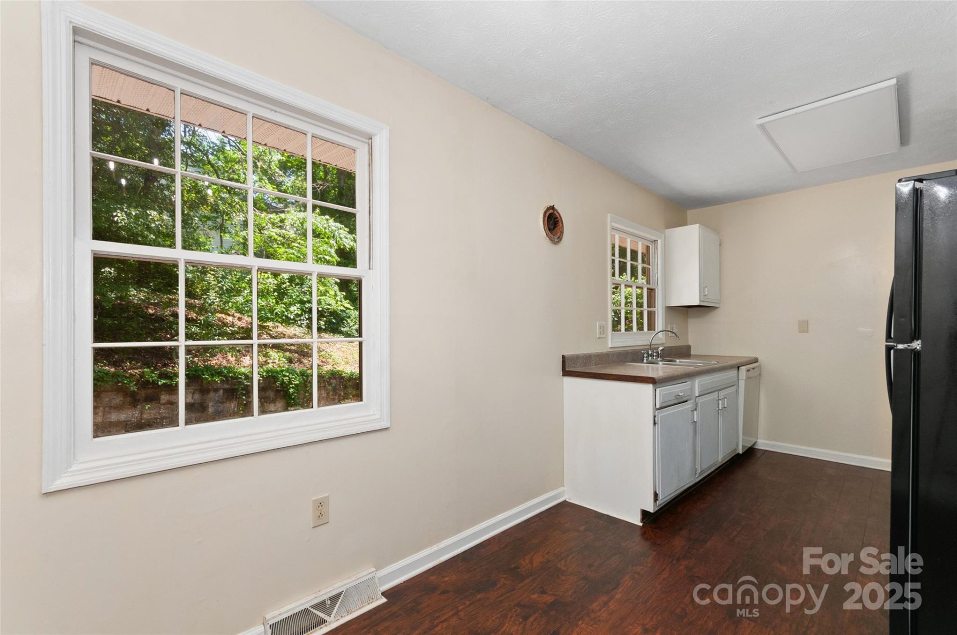 Property image 5 at 25 Evelake Drive, Asheville, NC 28806