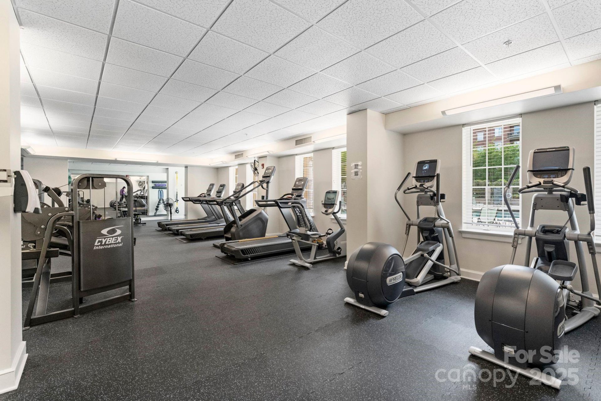 Property image 2 at 300 W 5th Street, Charlotte, NC 28202