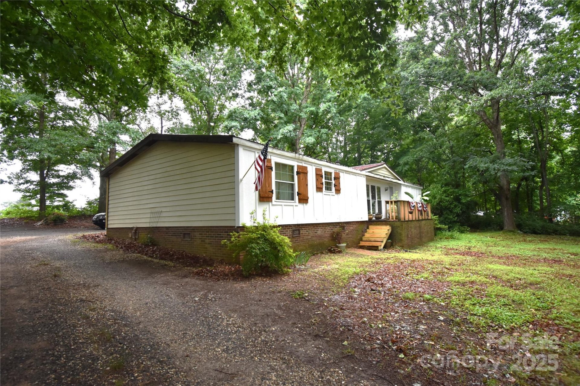 Property image 2 at 1789 Paris Drive, Conover, NC 28613