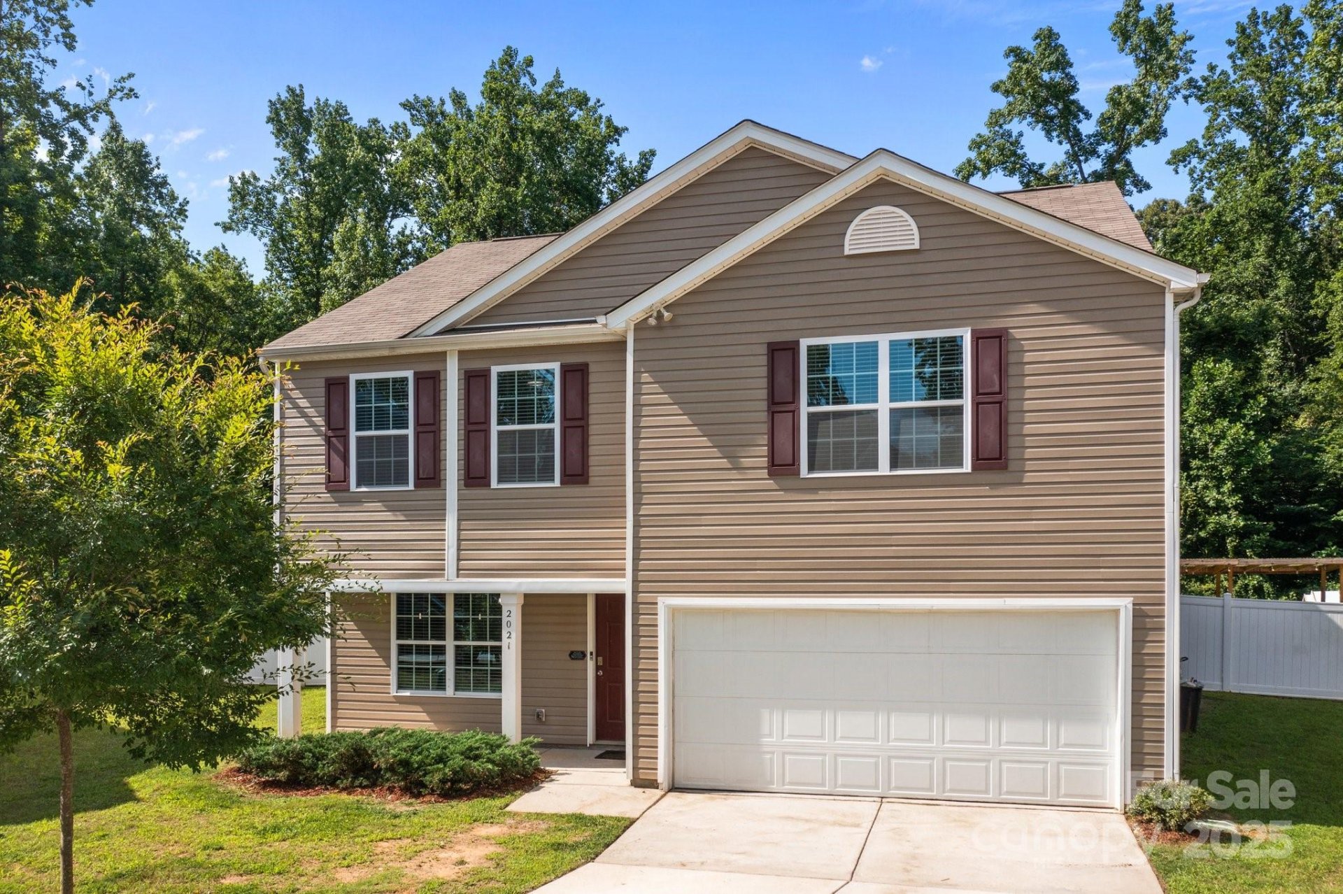 Property image 2 at 2021 Tarzi Lane, Charlotte, NC 28215