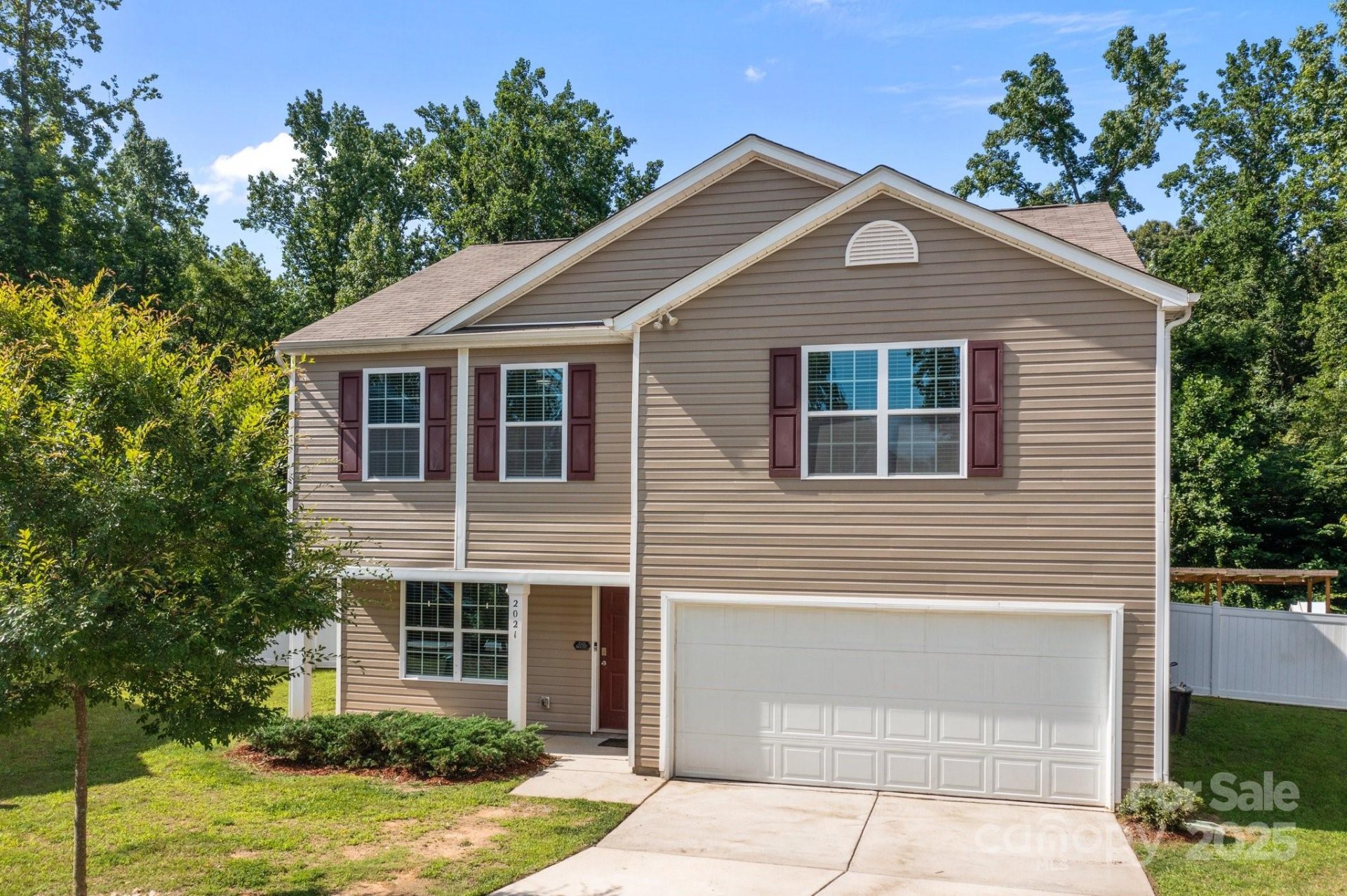 Property image 4 at 2021 Tarzi Lane, Charlotte, NC 28215