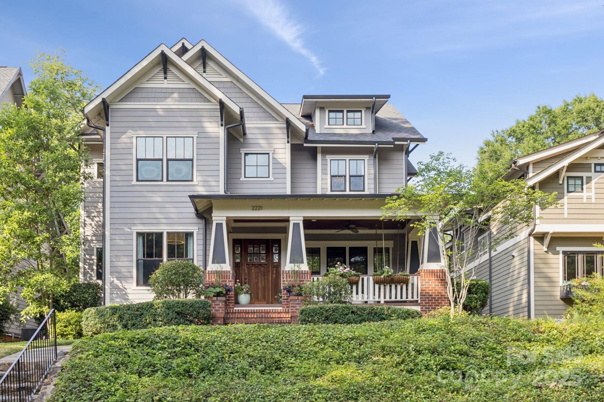 Elizabeth, Charlotte Community