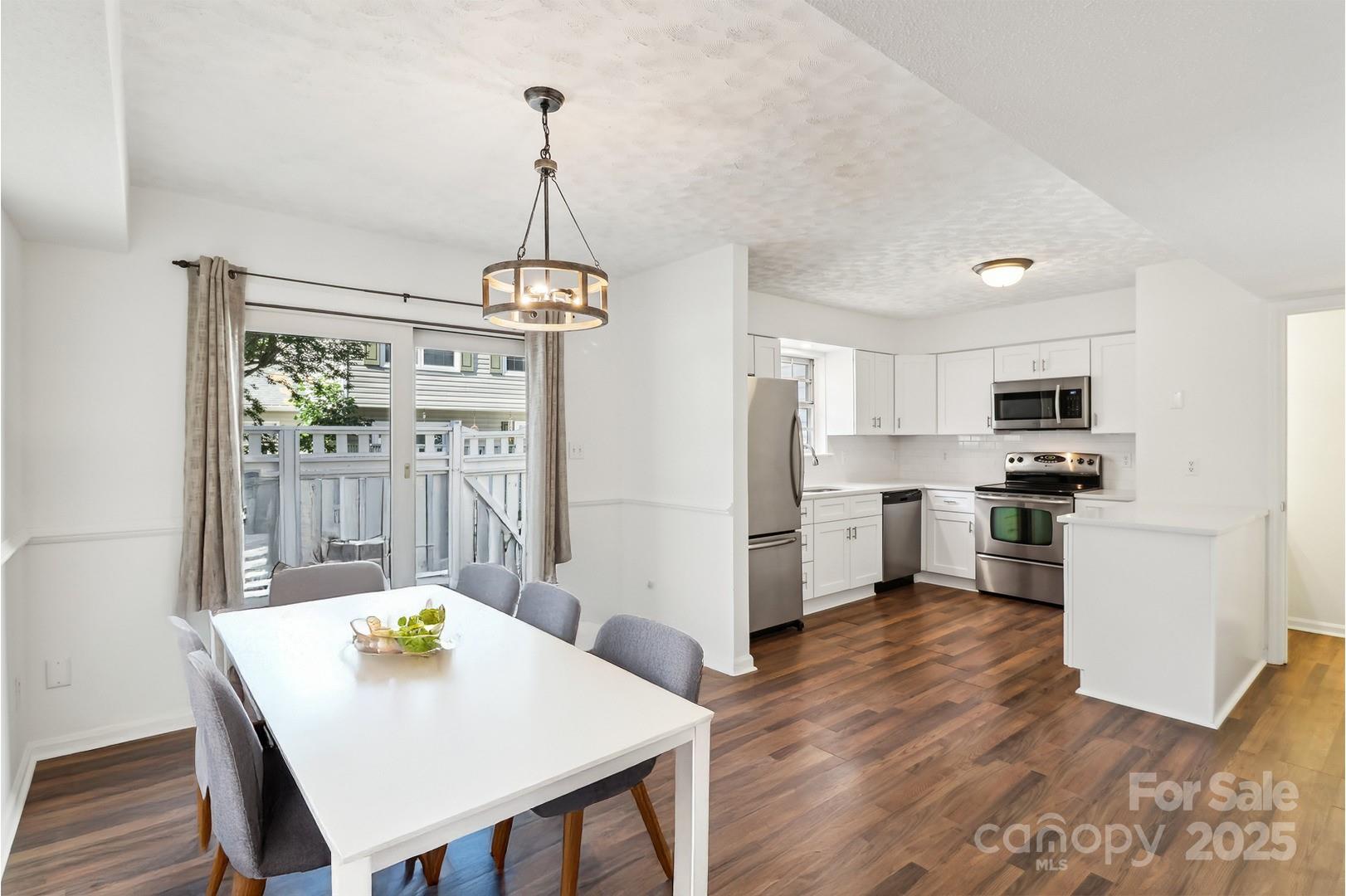 Property image 4 at 8510 Castle Pine Court, Charlotte, NC 28226