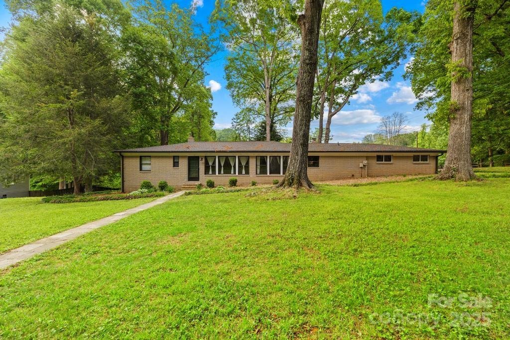 Property image 2 at 7022 Lakeside Drive, Charlotte, NC 28215