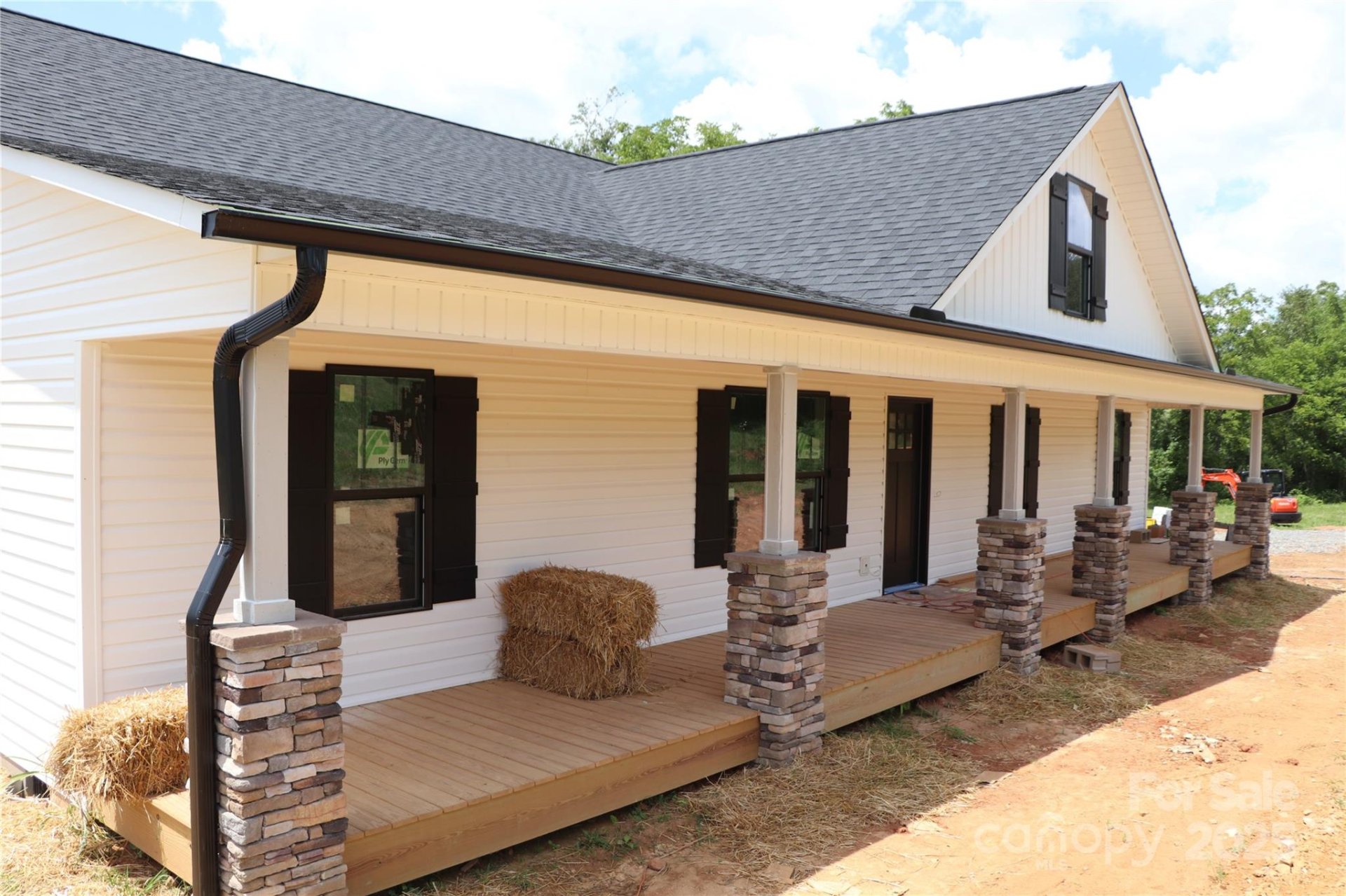 Property image 2 at 632 Morlin Acres Drive, Marshall, NC 28753