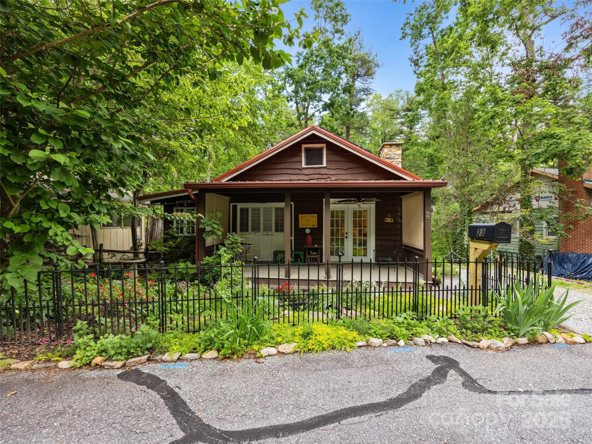 Property image 2 at 23 Leatherwood Lane, Hendersonville, NC 28739