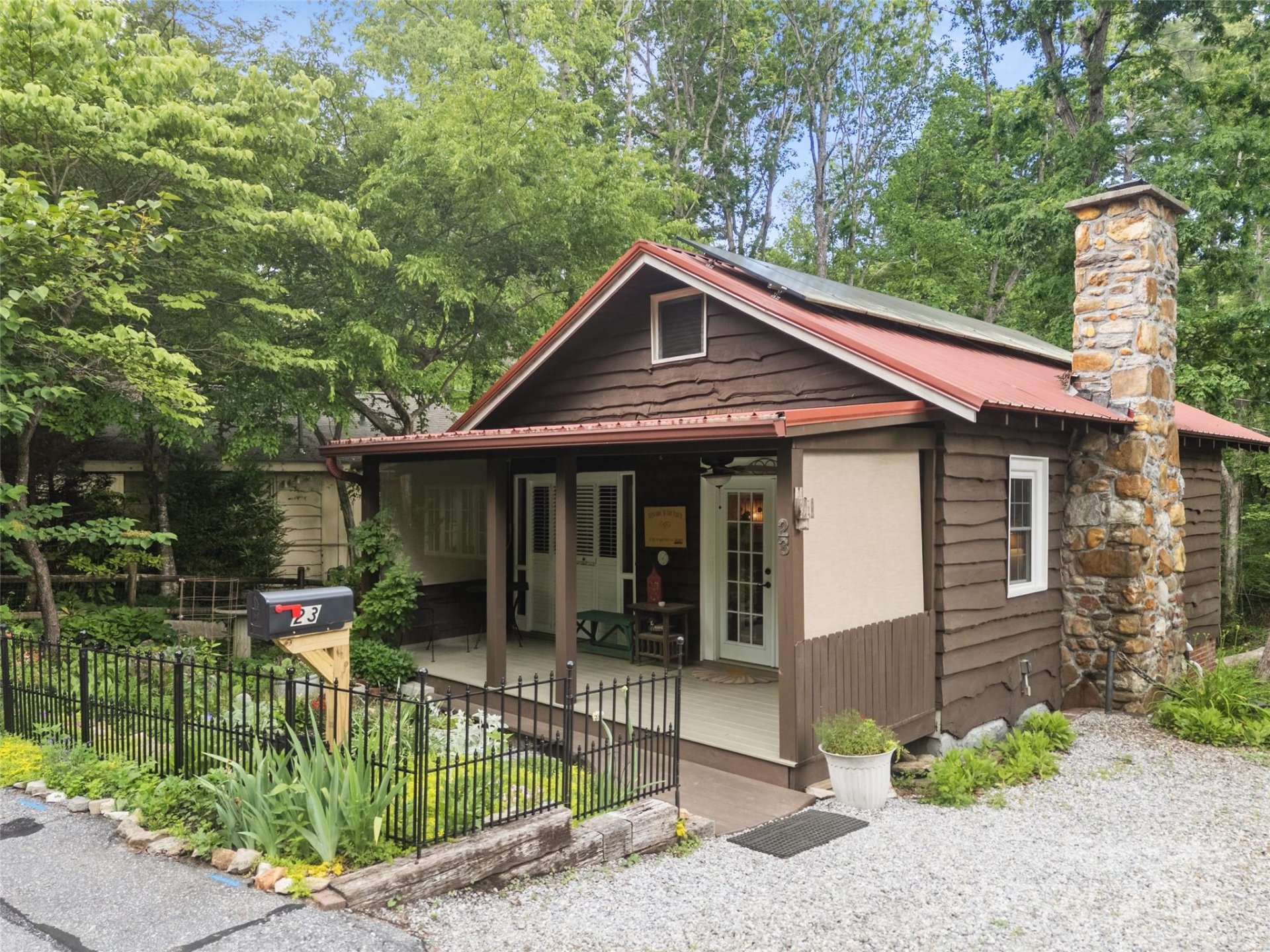 Property image 4 at 23 Leatherwood Lane, Hendersonville, NC 28739