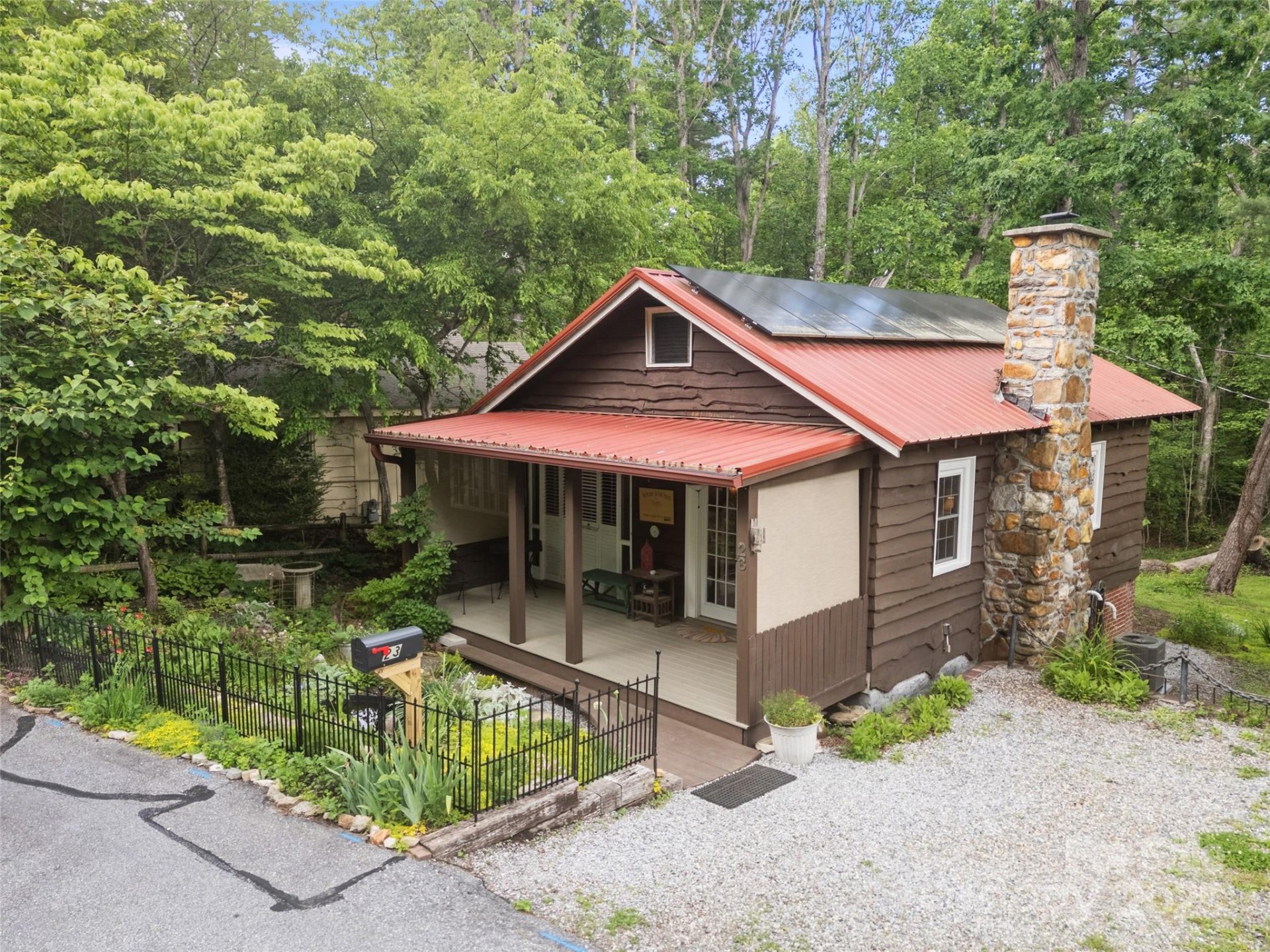 Property image 5 at 23 Leatherwood Lane, Hendersonville, NC 28739