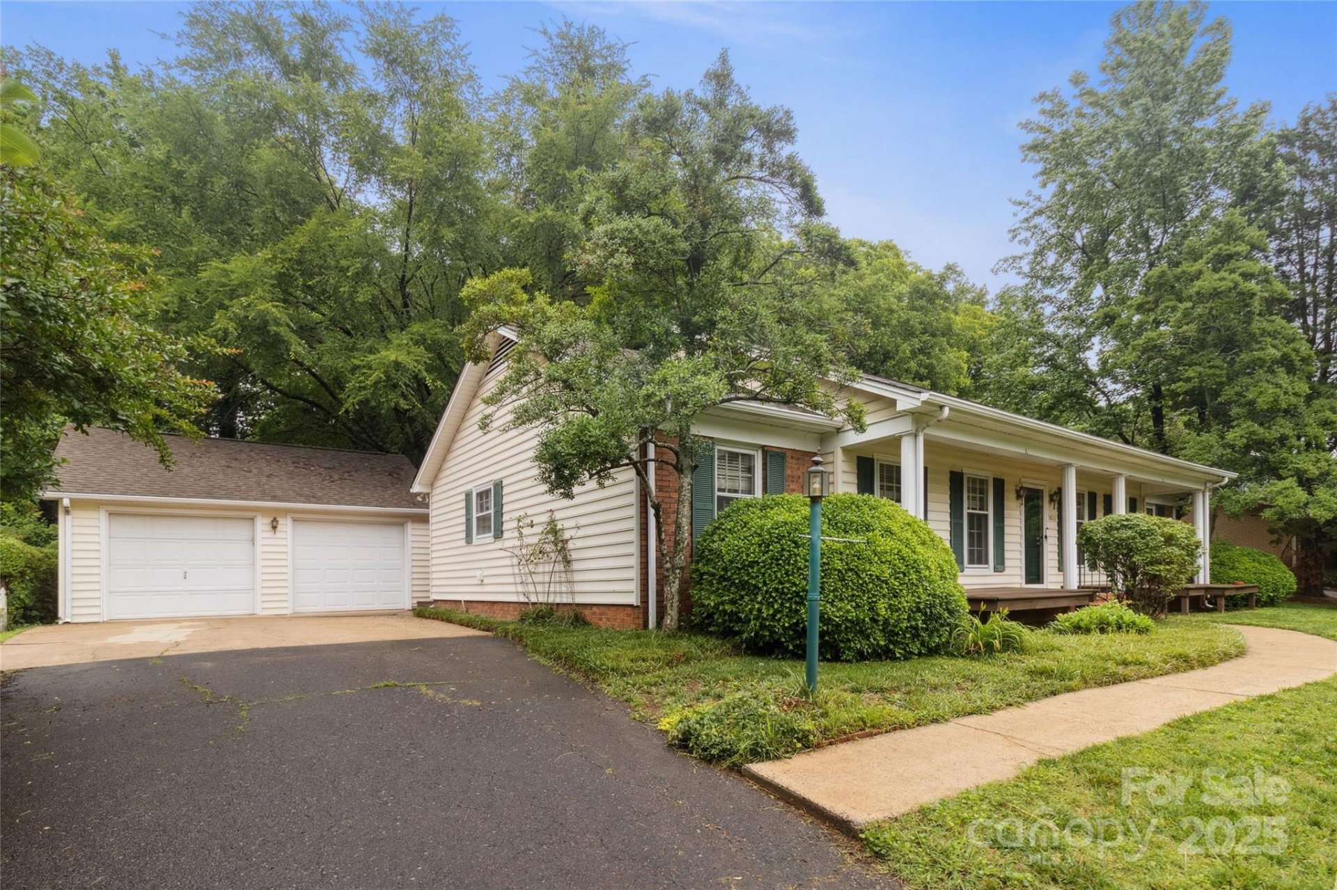 1821 Bonnie Lane