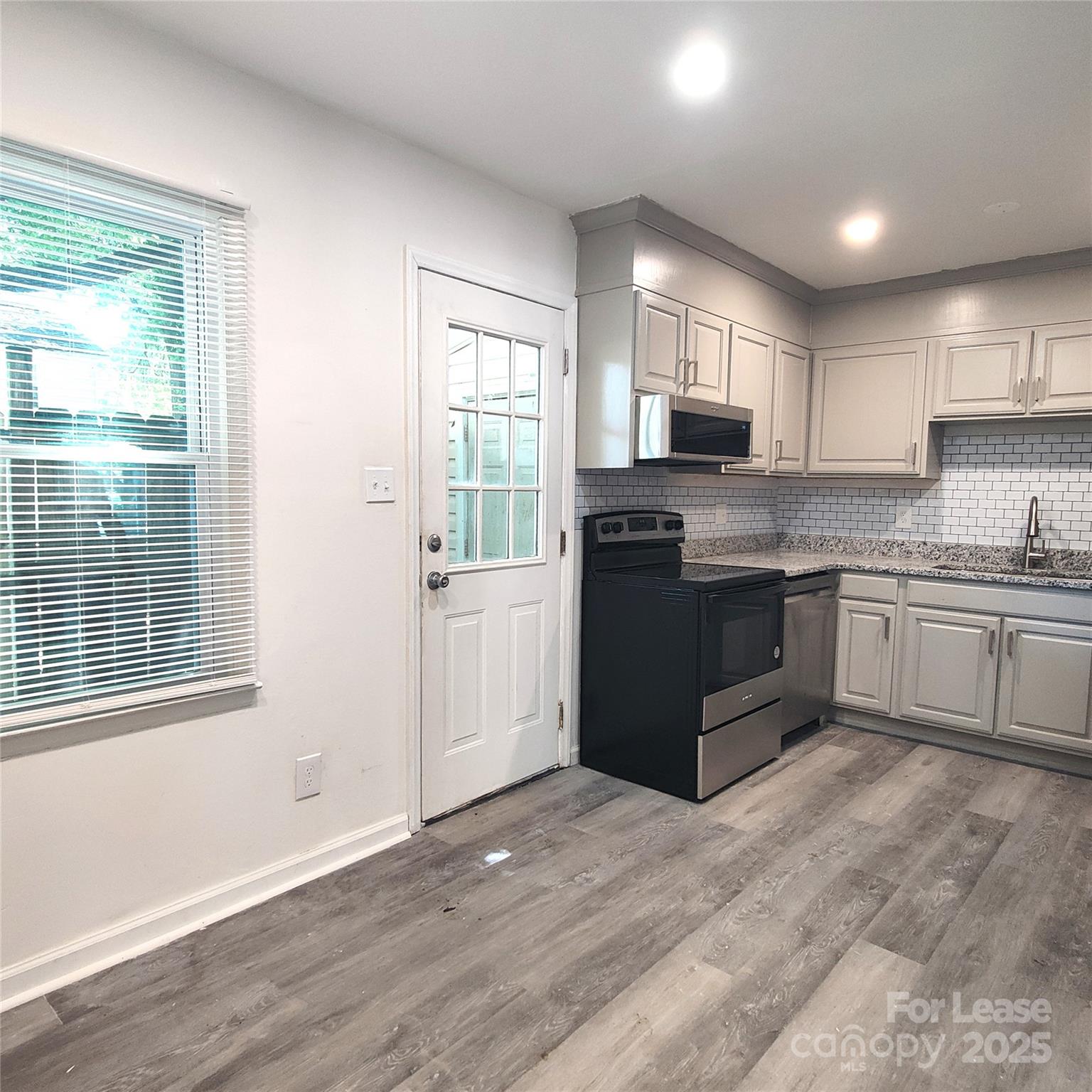 Property image 3 at 2220 Yorkhills Drive, Charlotte, NC 28217