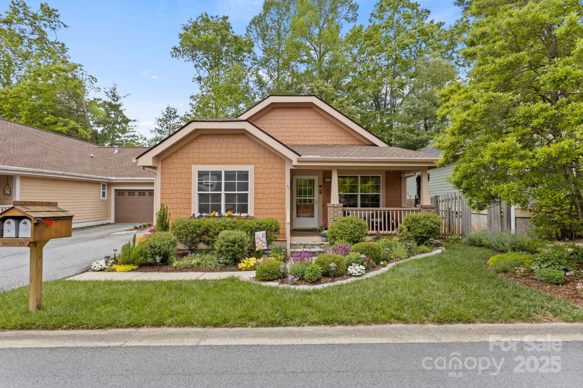 Property image 2 at 40 Avonlea Lane, Flat Rock, NC 28731